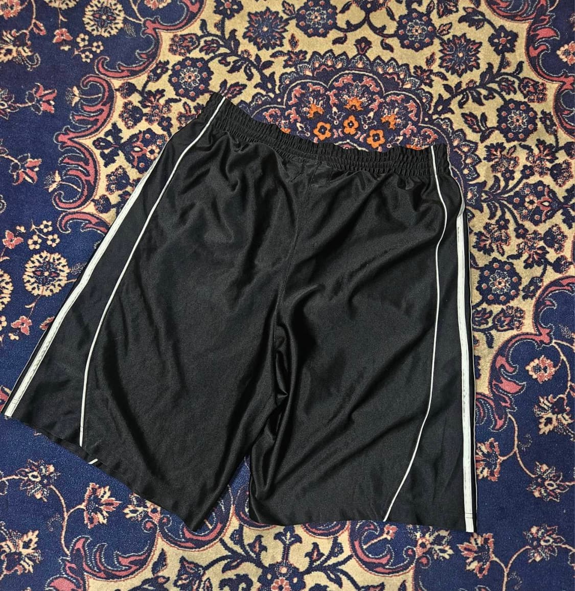 아디다스(Adidas) 00's 루즈핏 사틴 버뮤다 반바지 상품이미지4