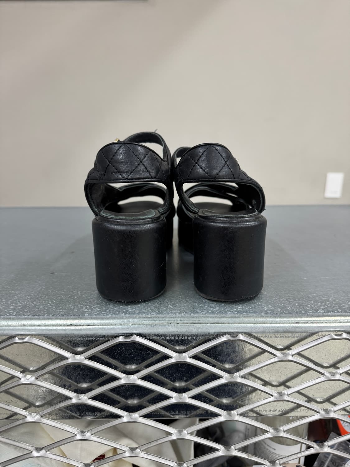 샤넬 CC 로고 샌들 36 상품이미지3