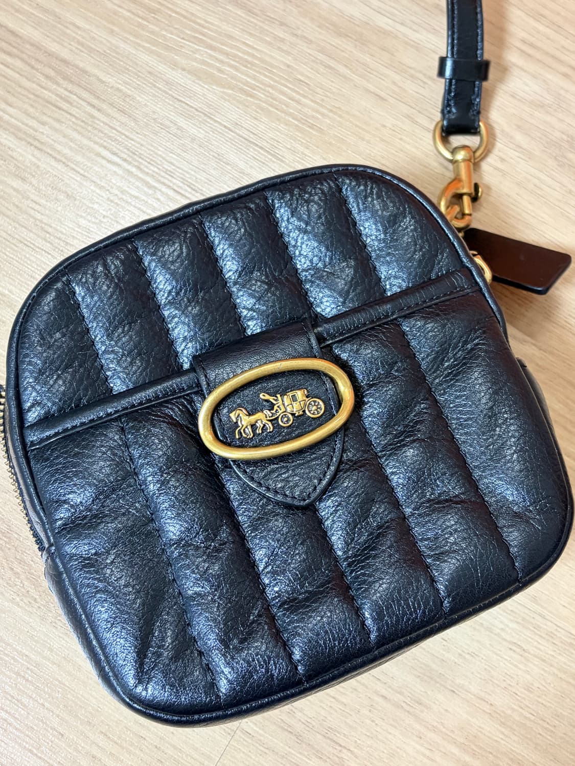 코치 크로스백 검정 상품이미지1