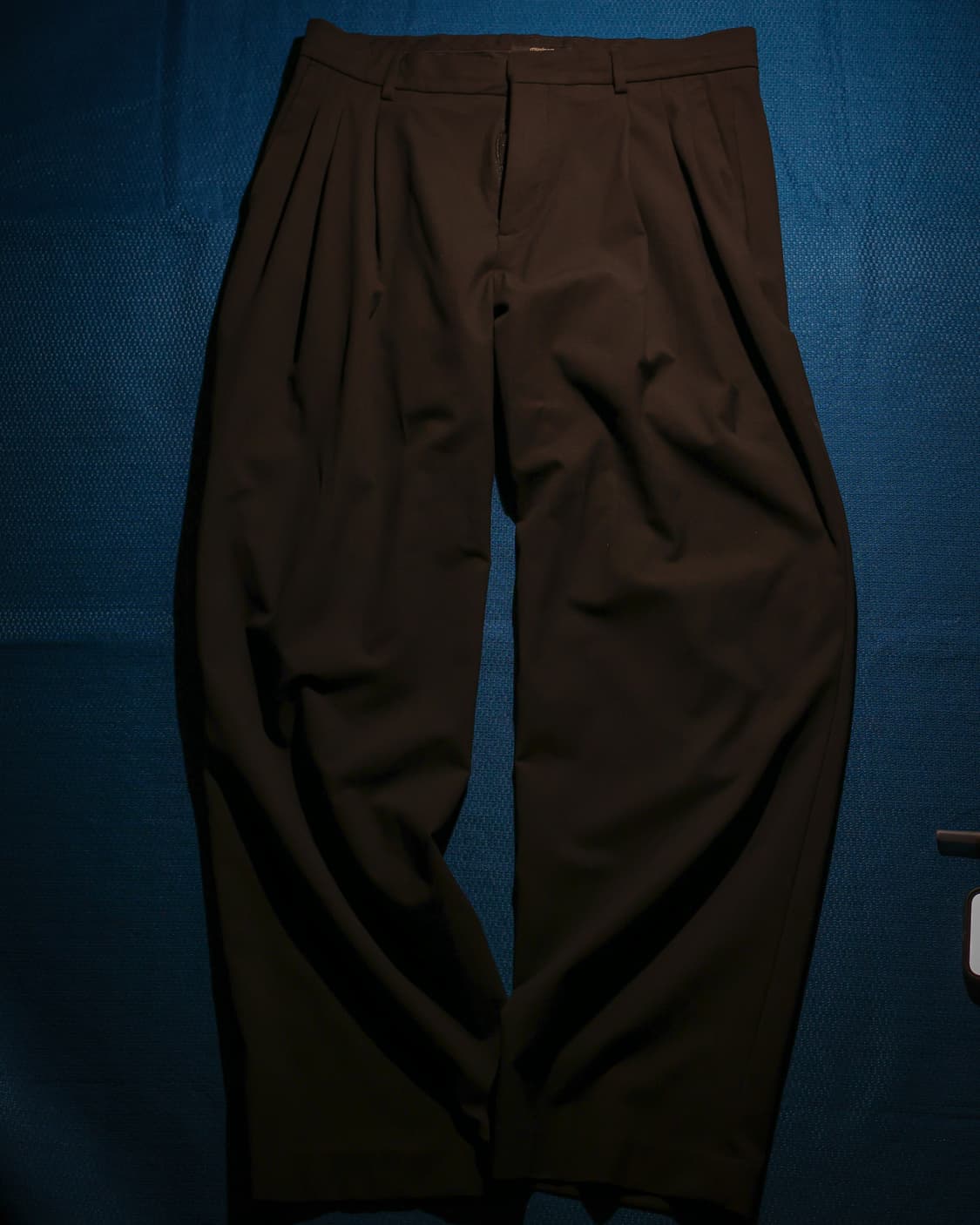 무탠다드 라이트웨이트 쓰리 턱 세미 벌룬 슬렉스 31 상품이미지1