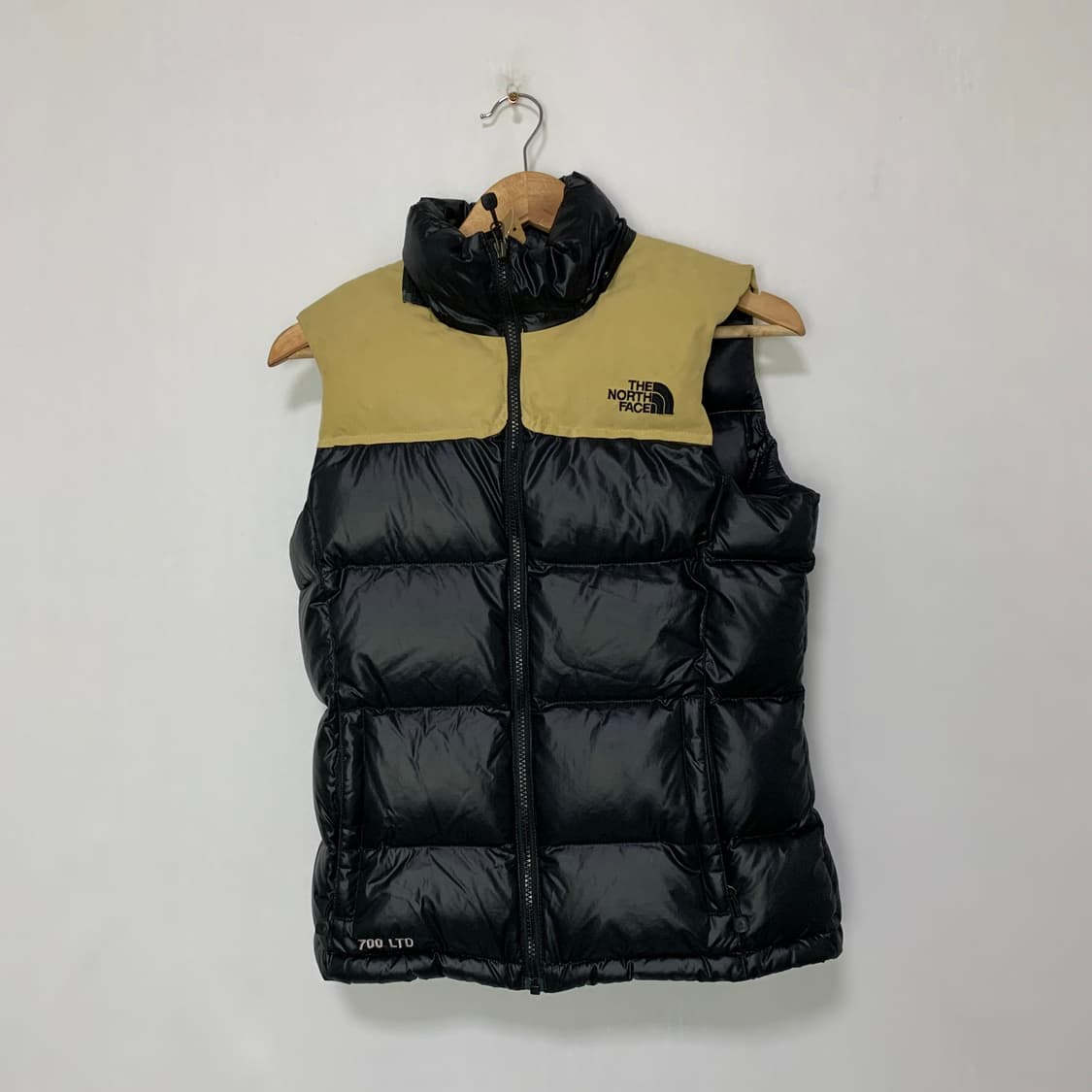 노스페이스 700 패딩 베스트 조끼 블랙/베이지 여성 85 상품이미지1