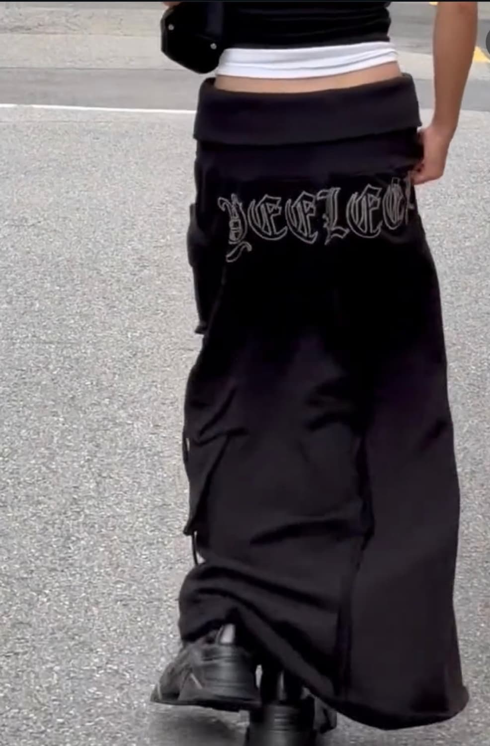 yeel 카고 큐빅 맥시 스커트 블랙 판매합니다 상품이미지2