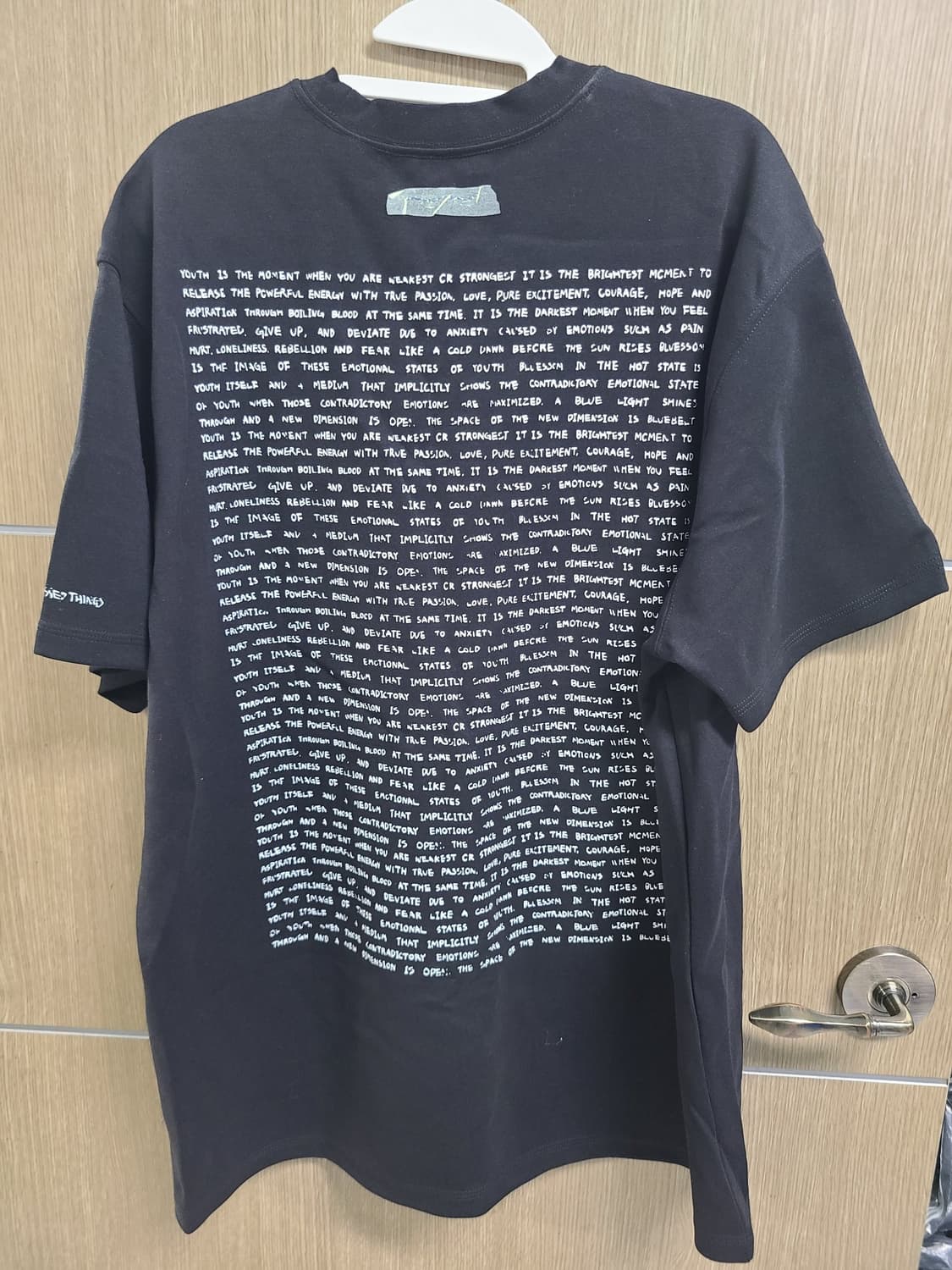 아더에러 반팔티 블랙 상품이미지4
