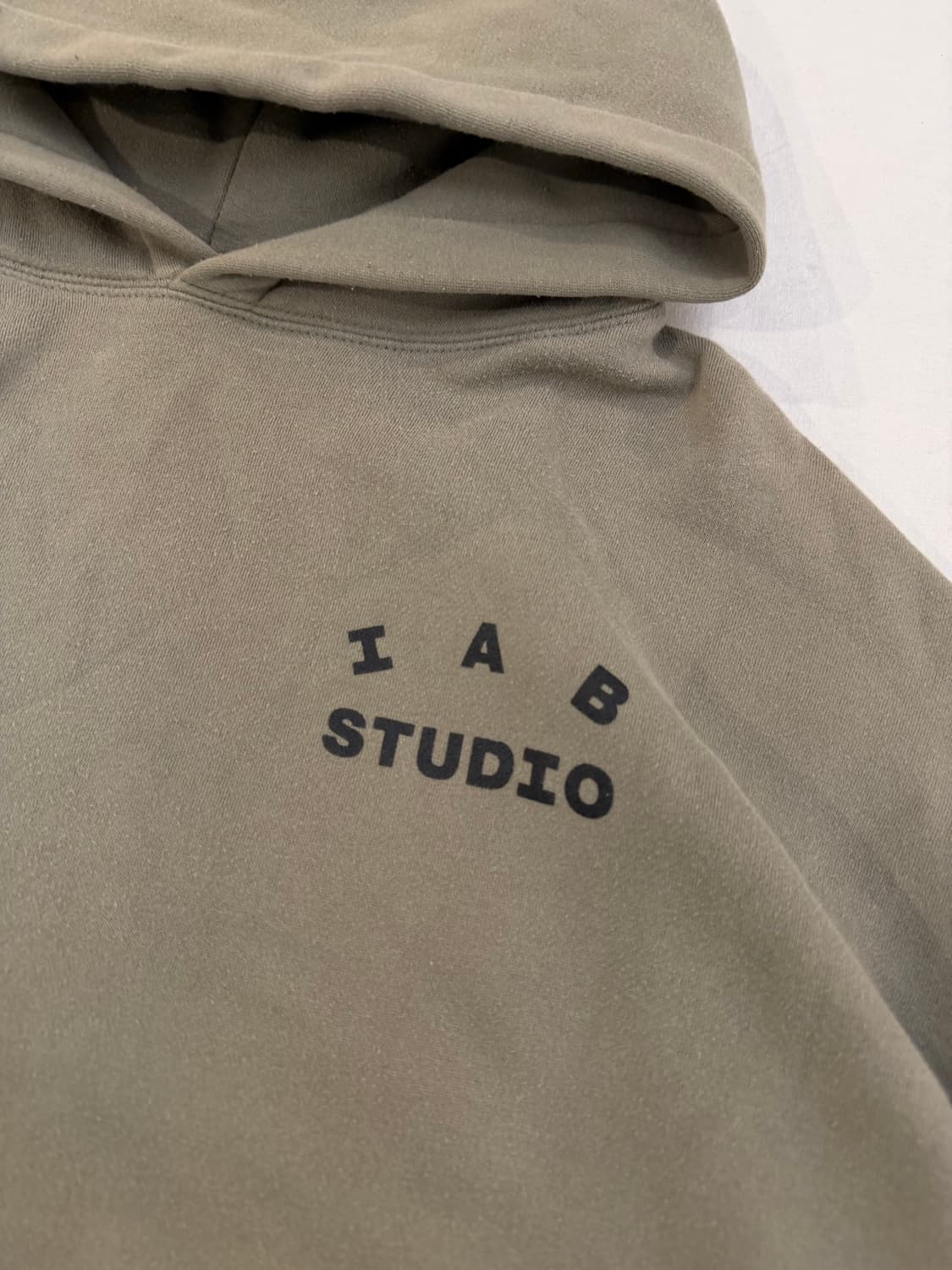 아이앱 스튜디오 후드티 카키 올리브 상품이미지4