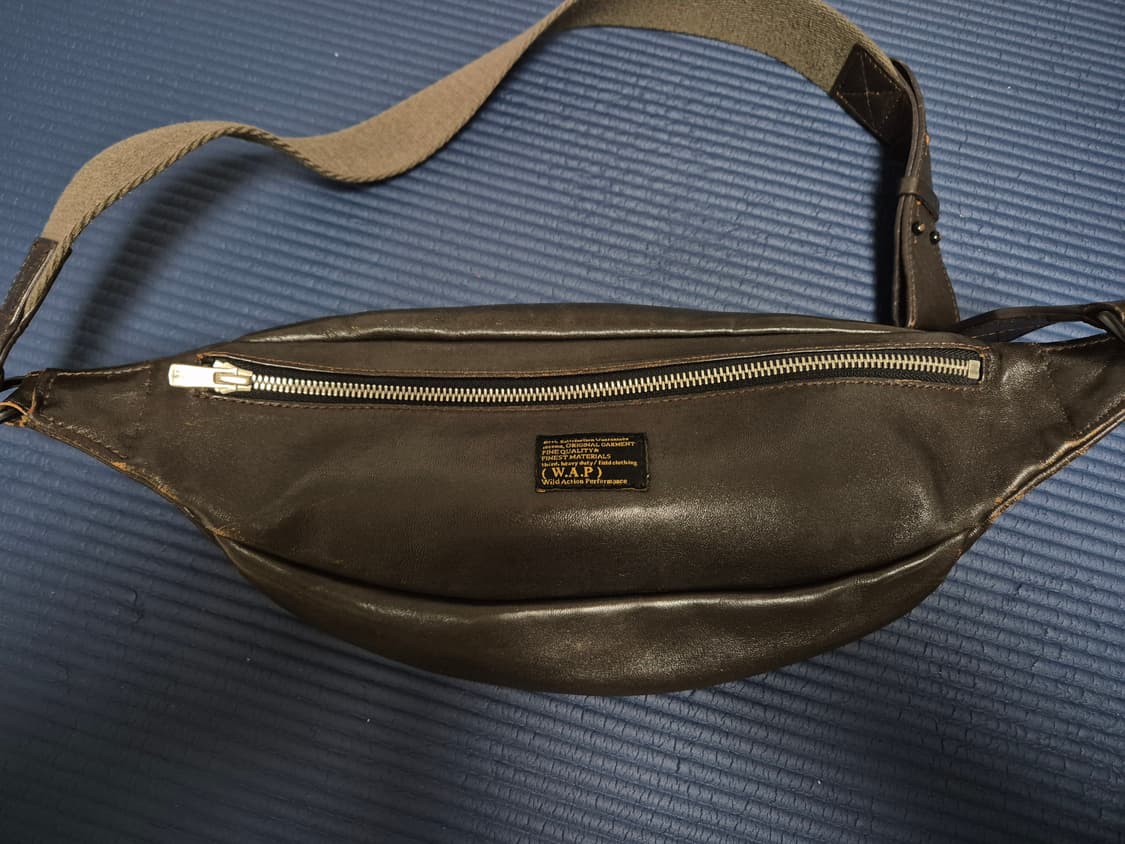 디아프바인 말가죽 힙색 상품이미지5