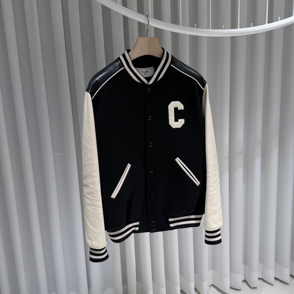 (A/52) / 셀린느 클래식테디 텍스 쳐드 울 블랙 바시티 자켓 상품이미지3