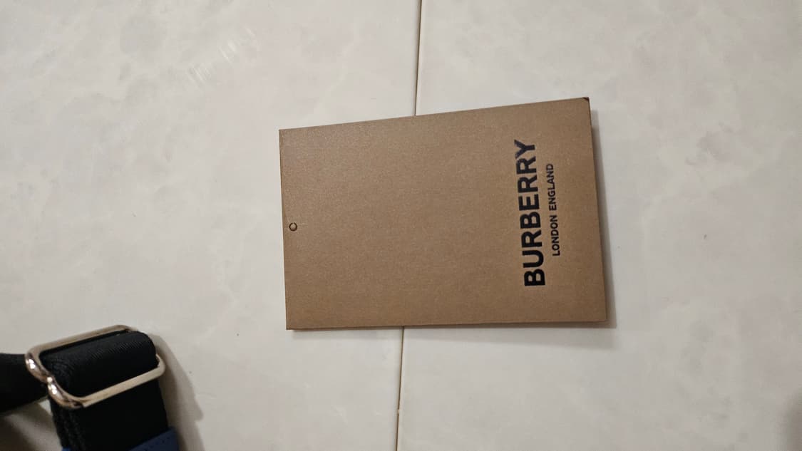 버버리 호스페리 로고 프린트 블루 레더 크로스 미니백 상품이미지7