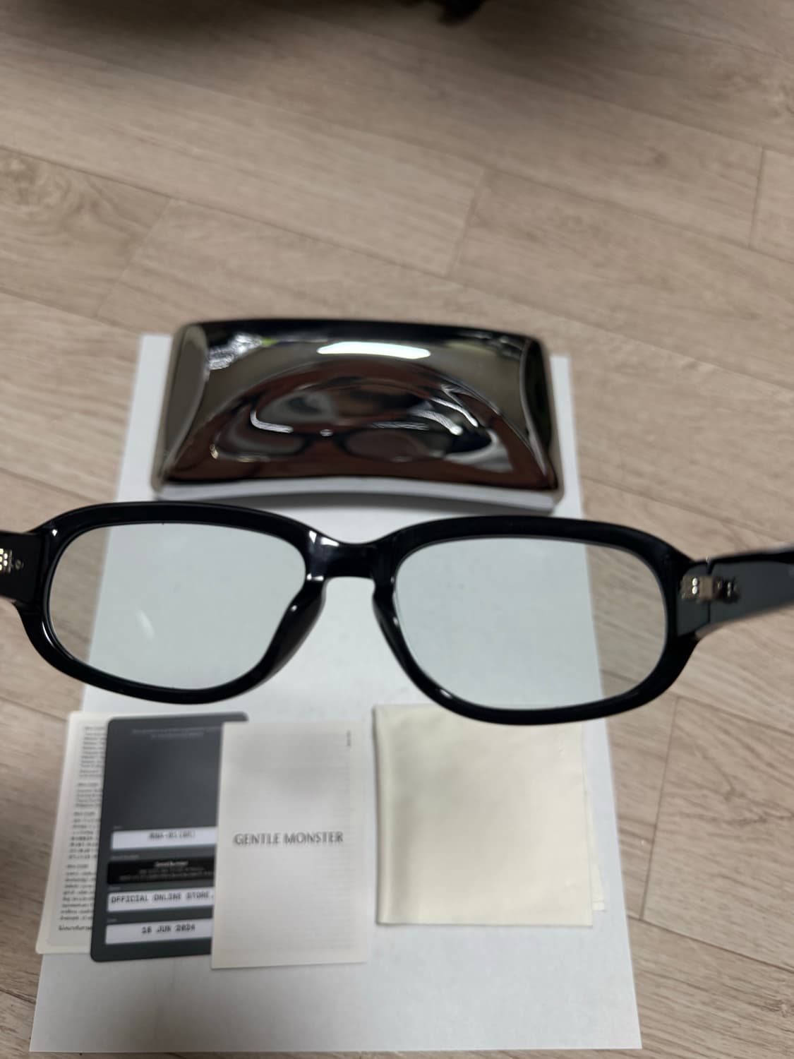 젠틀몬스터 RNA(01)GR 팝니다. 상품이미지4