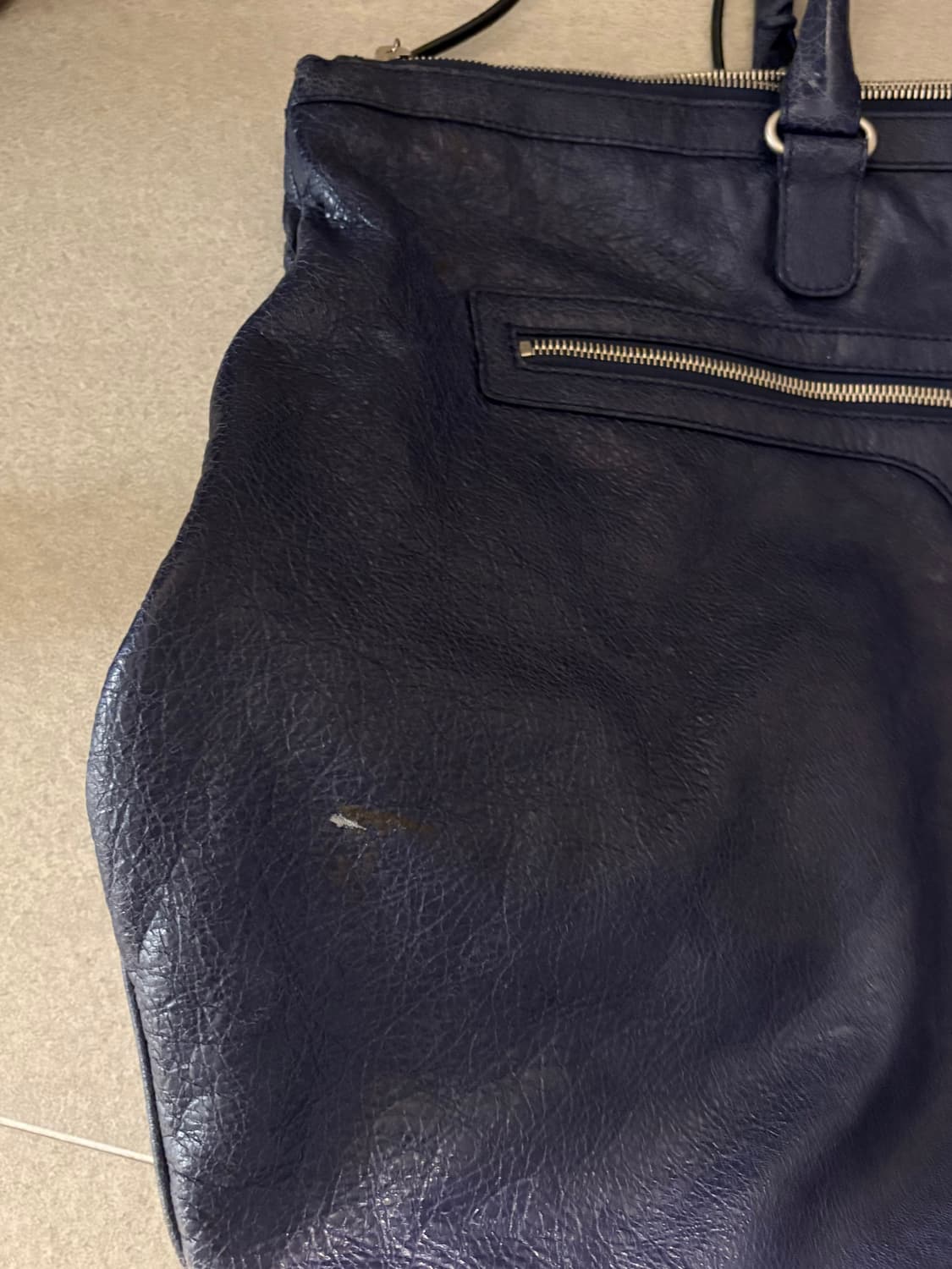 발렌시아가 모터백 라지 네이비 상품이미지4