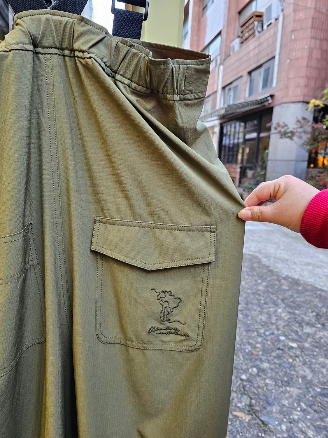 Titicaca 카키 핀턱 오버롤 상품이미지9