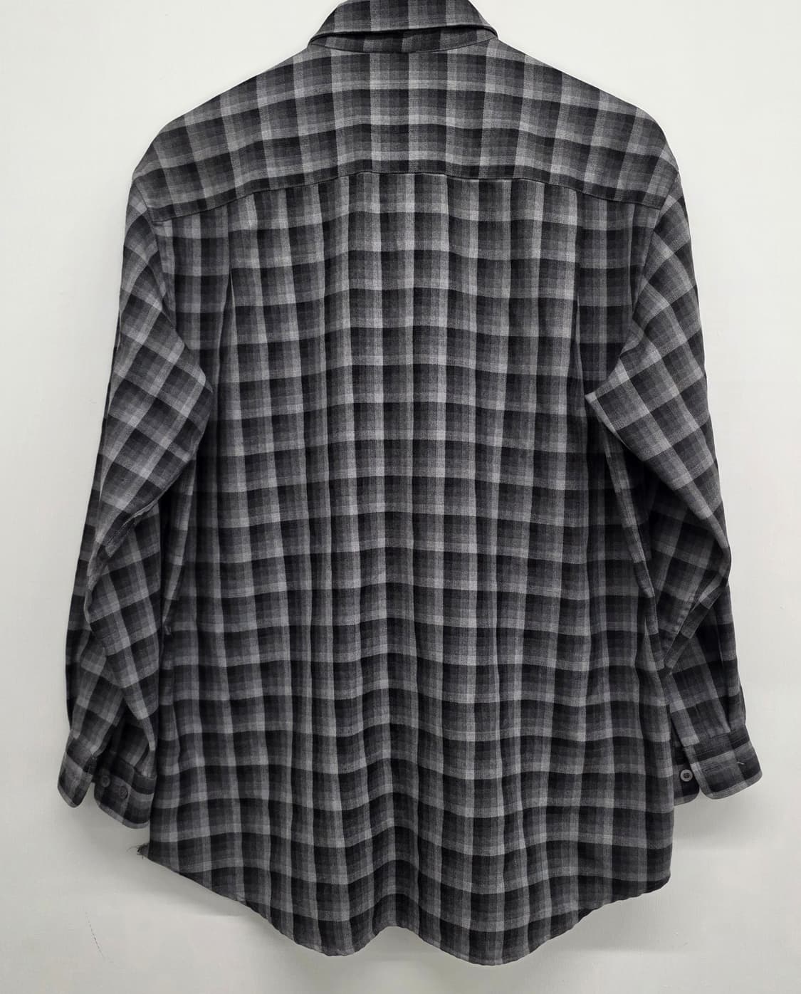 입생로랑 고급체크 셔츠남방.  싸이즈 105 상품이미지3