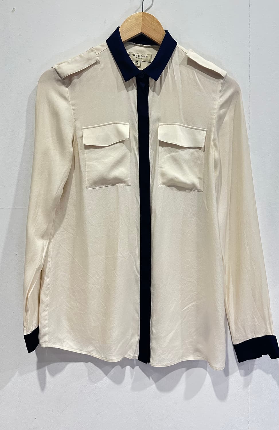 버버리 런던 실크 블라우스 아이보리 36 정품 상품이미지1