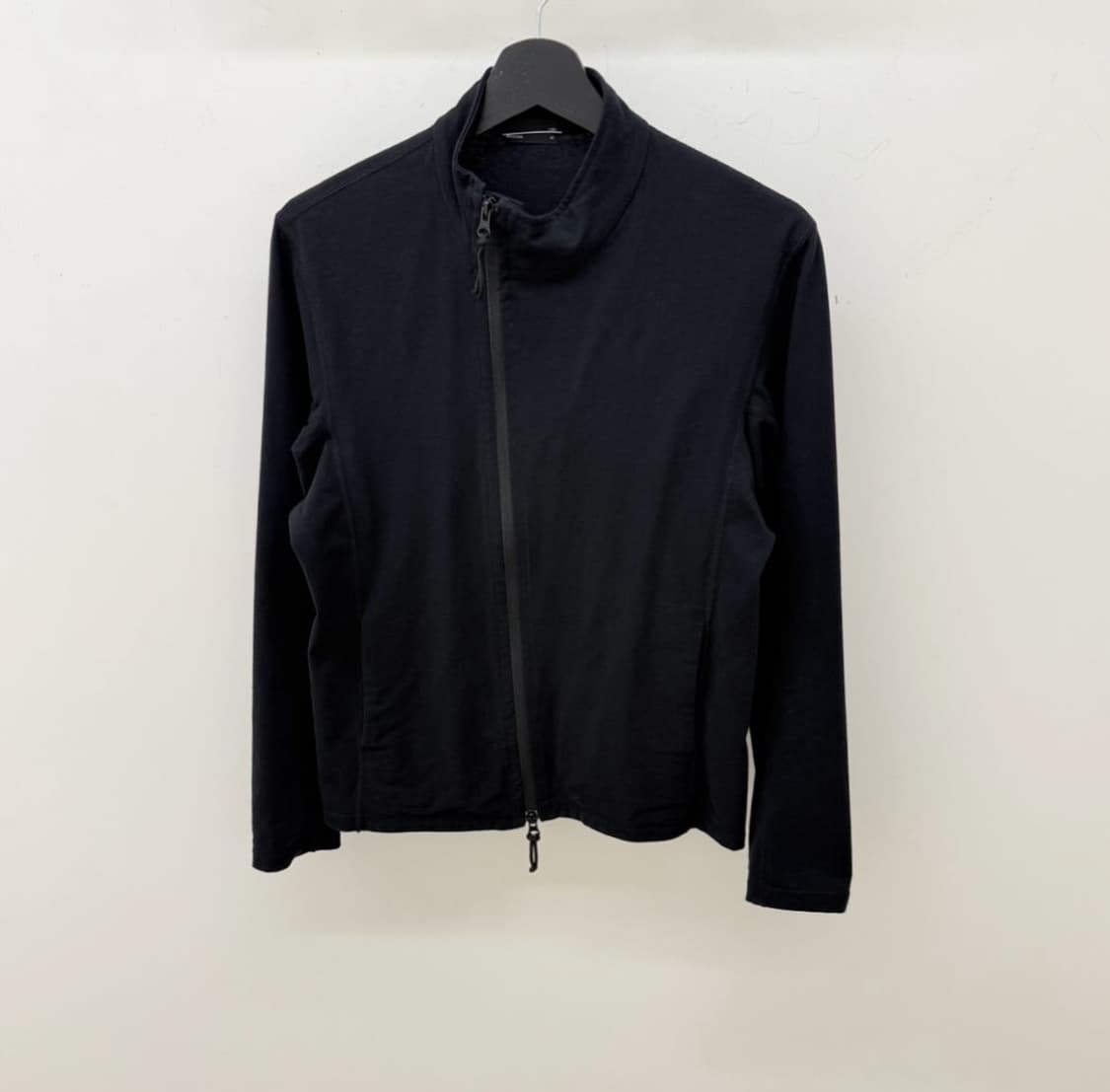 라드뮤지션 비대칭 집업 상품이미지1