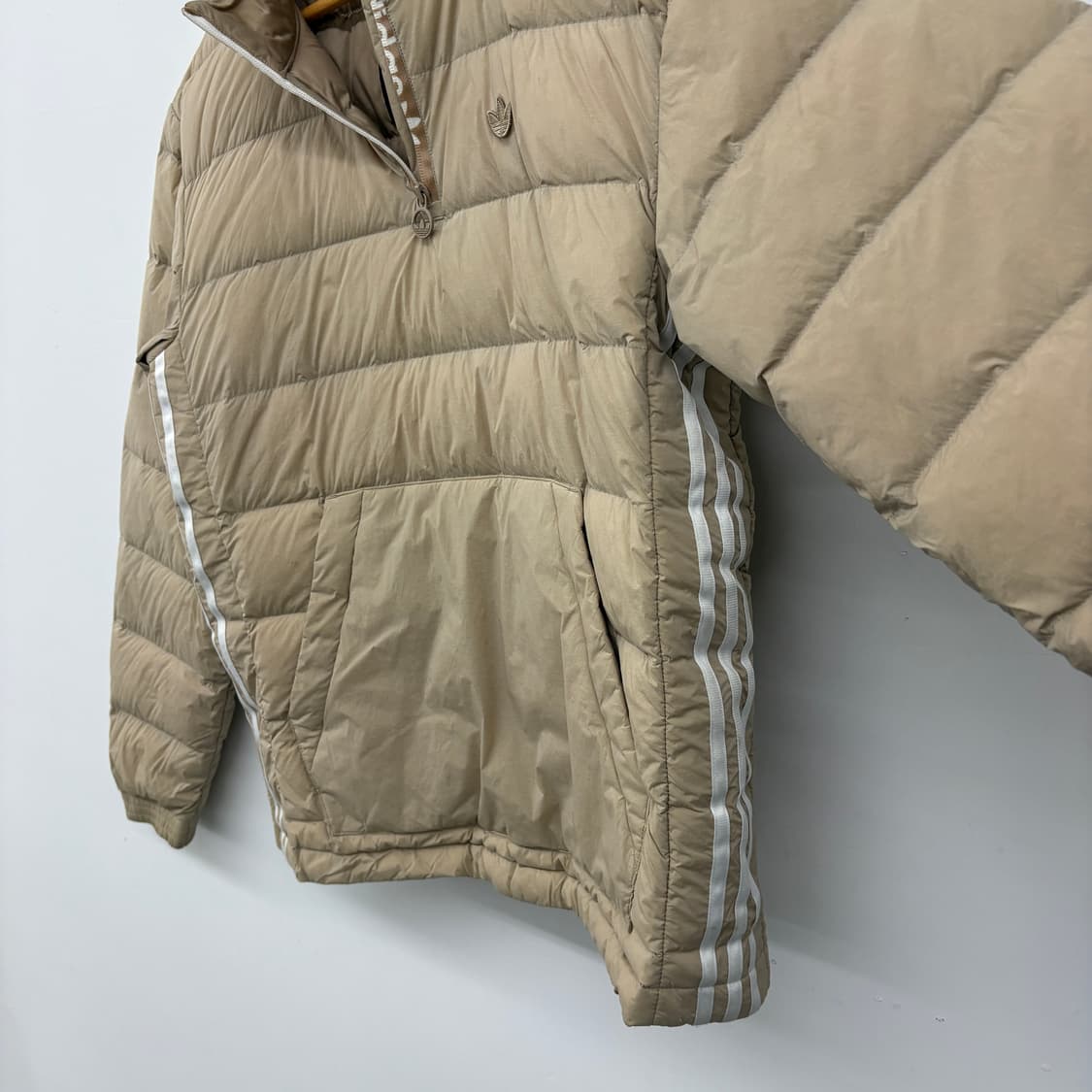아디다스 하프넥 패딩 점퍼 베이지 공용L 상품이미지5