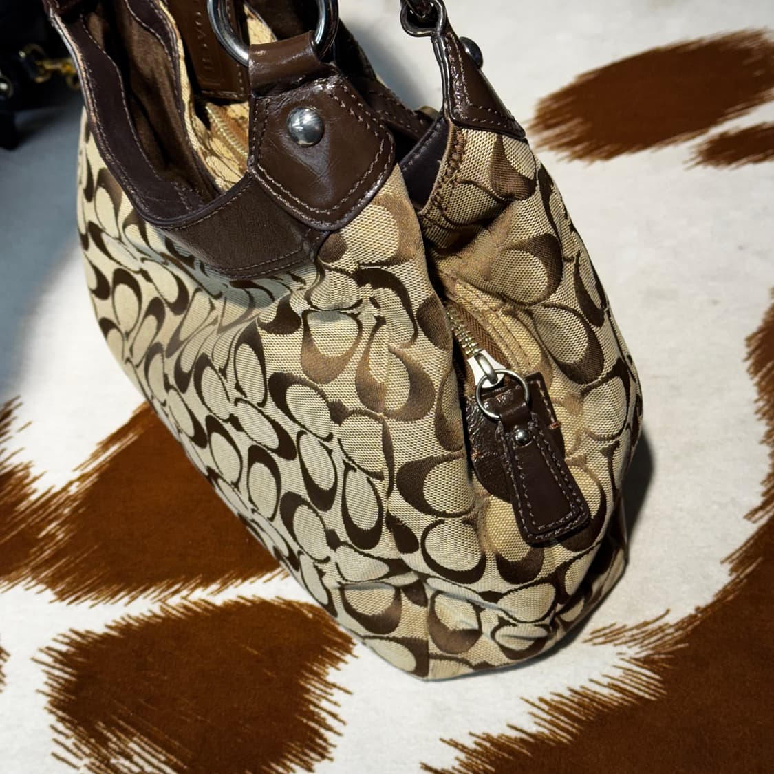 코치 모노그램 숄더백 호버백 베이지 y2k 상품이미지9