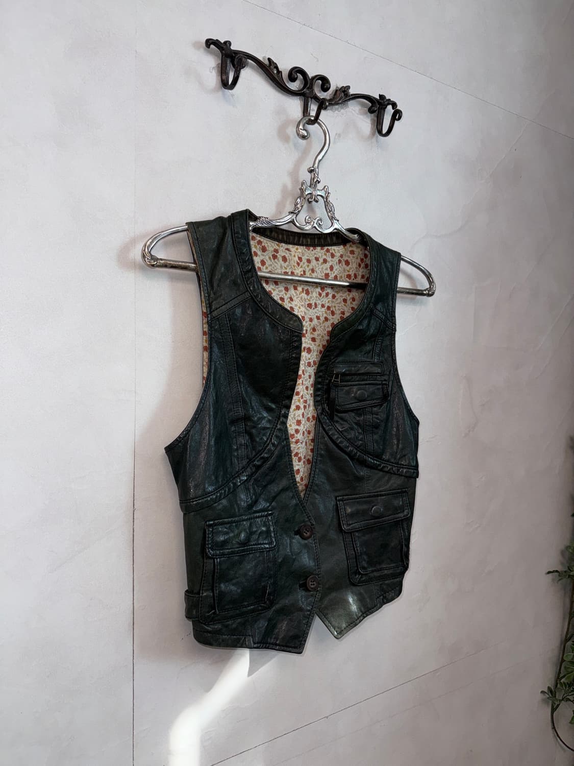 Deep green lamb skin pocket button vest  상품이미지2