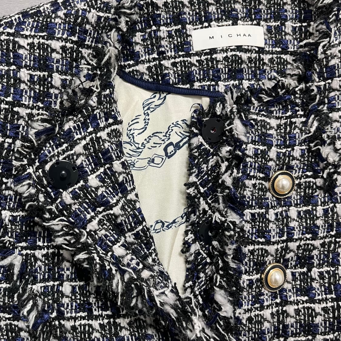 미샤 블랙 앤 화이트 체크 패턴 페플럼 트위드 자켓 상품이미지6