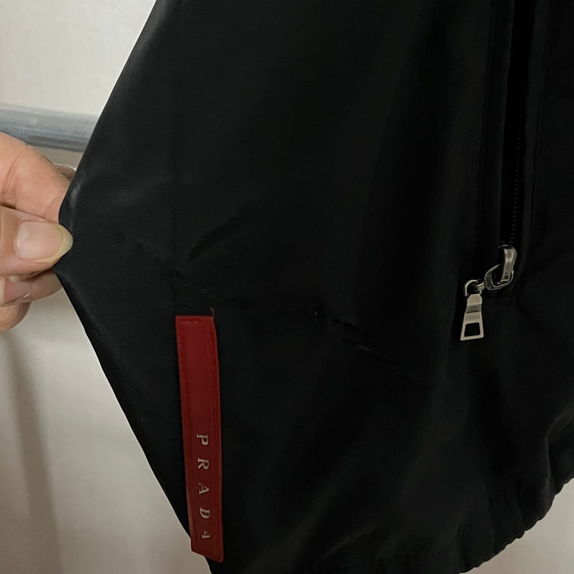 프라다 블랙 후드 바람막이 자켓 XL 상품이미지5