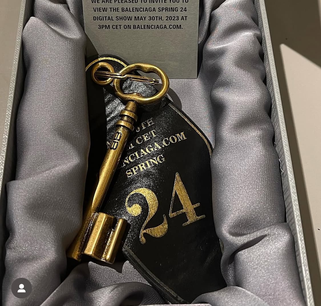 발렌시아가 24 인비테이션 상품이미지1