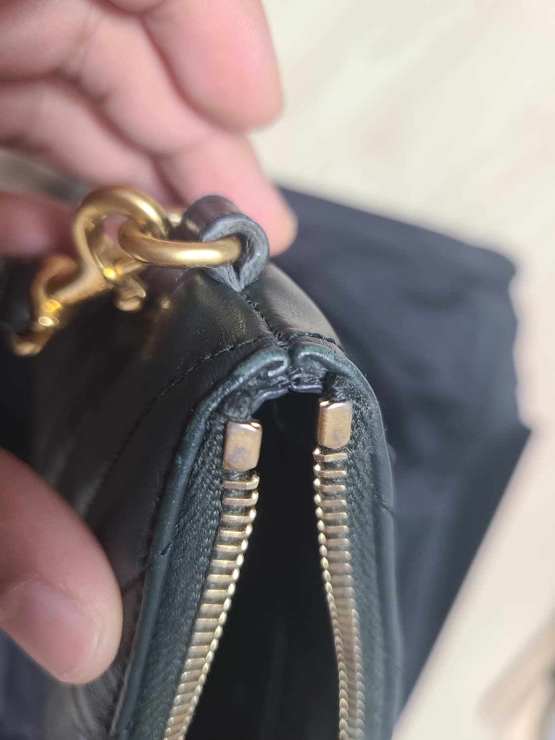 생로랑 클러치 다크그린 상품이미지7