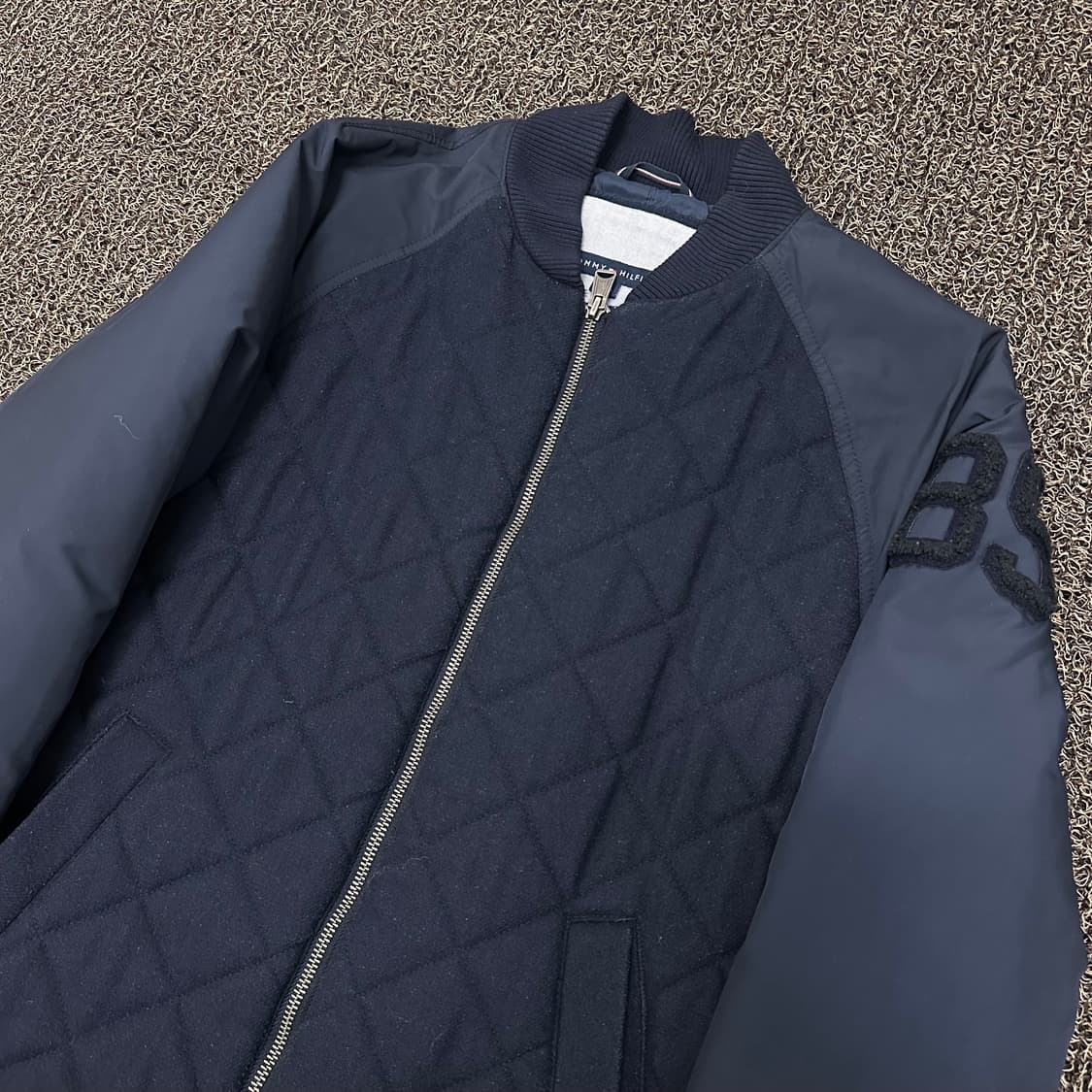 타미힐피거 퀄팅 봄버 점퍼 자켓 네이비 상품이미지2