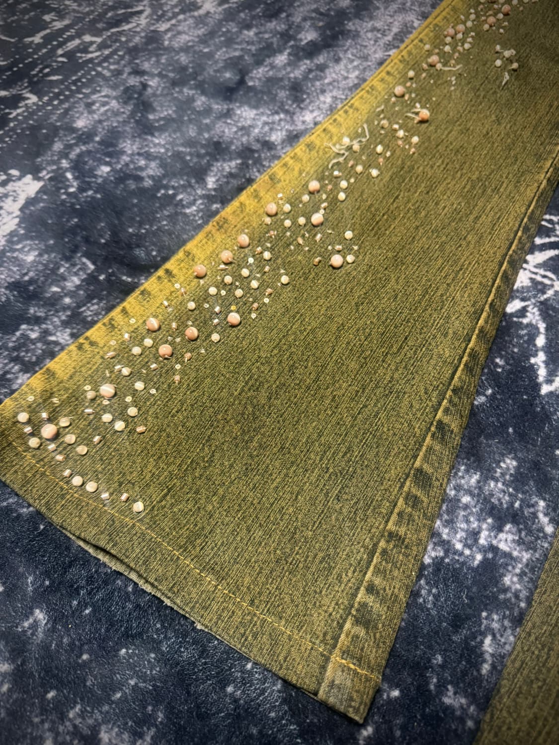 Beads Detail Olive Wash Flare Denim 상품이미지3