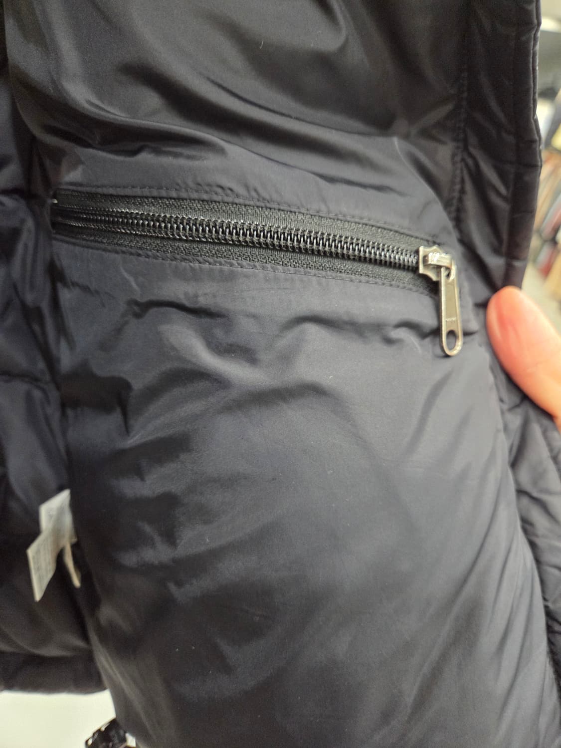 노스페이스 700 패딩 조끼

- 색상: 블랙
- 사이즈: 85  상품이미지5