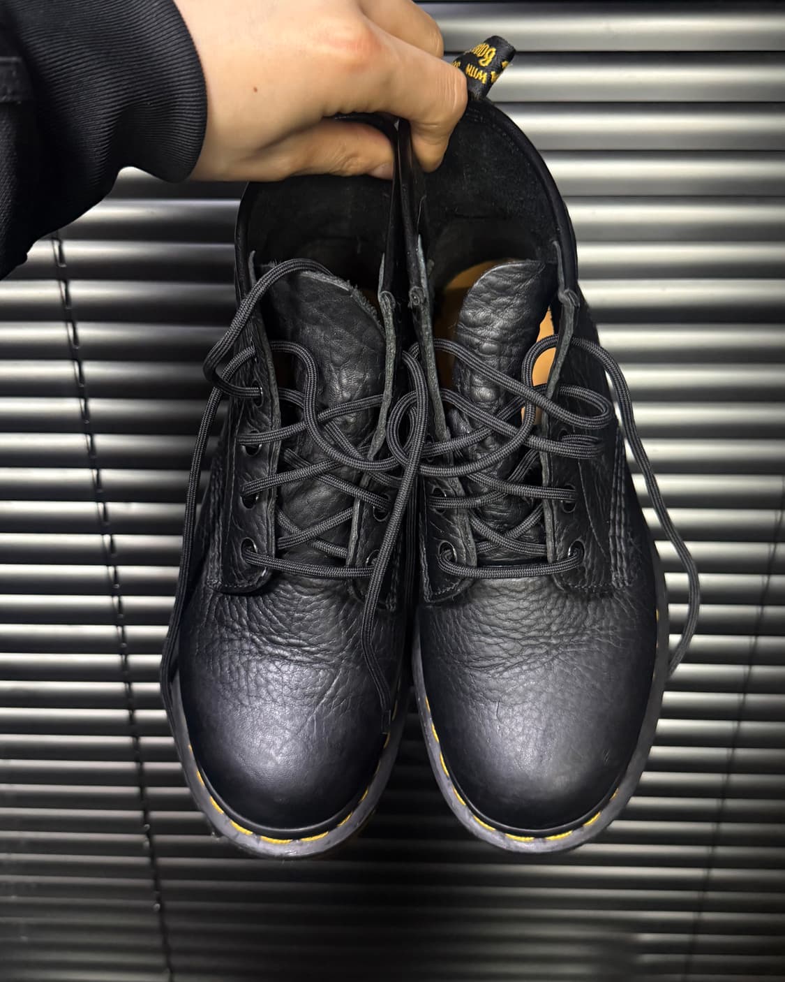 닥터마틴 101 6홀 가죽 부츠 레더 240 무광 빈티지 uk5 블랙 상품이미지5