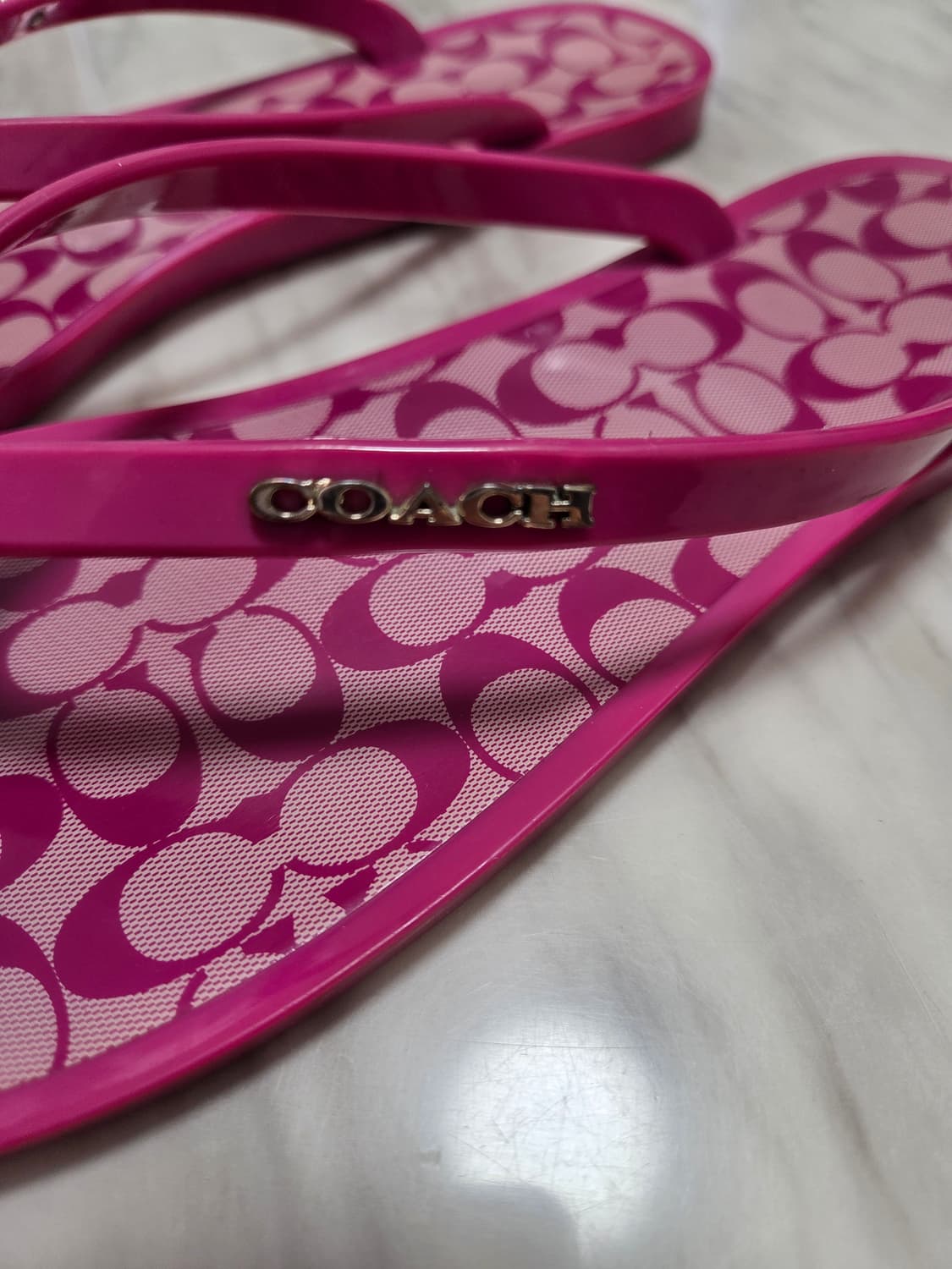 코치 시그니쳐 플립플랍 상품이미지5