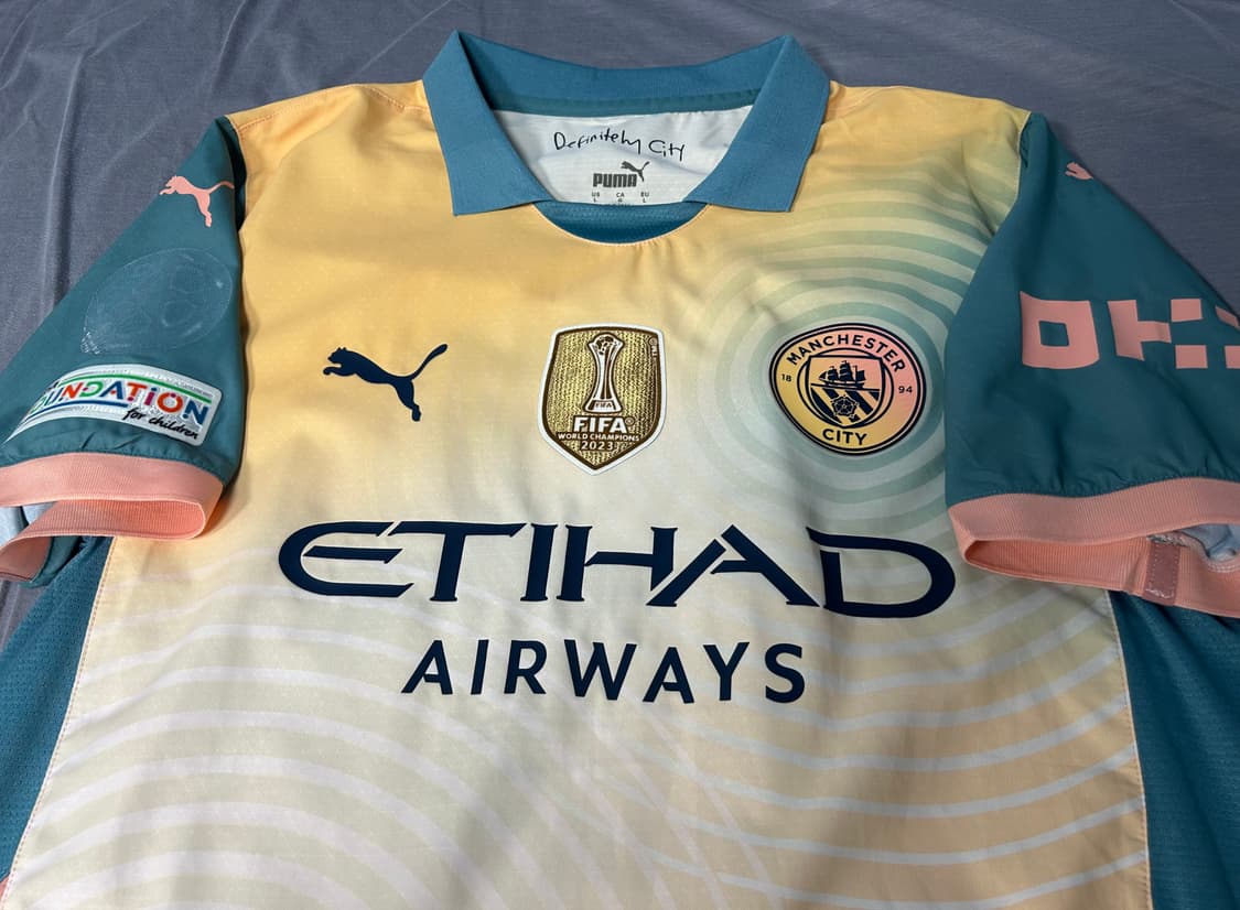 24/25 맨시티 오아시스 어센틱 유니폼 상품이미지3