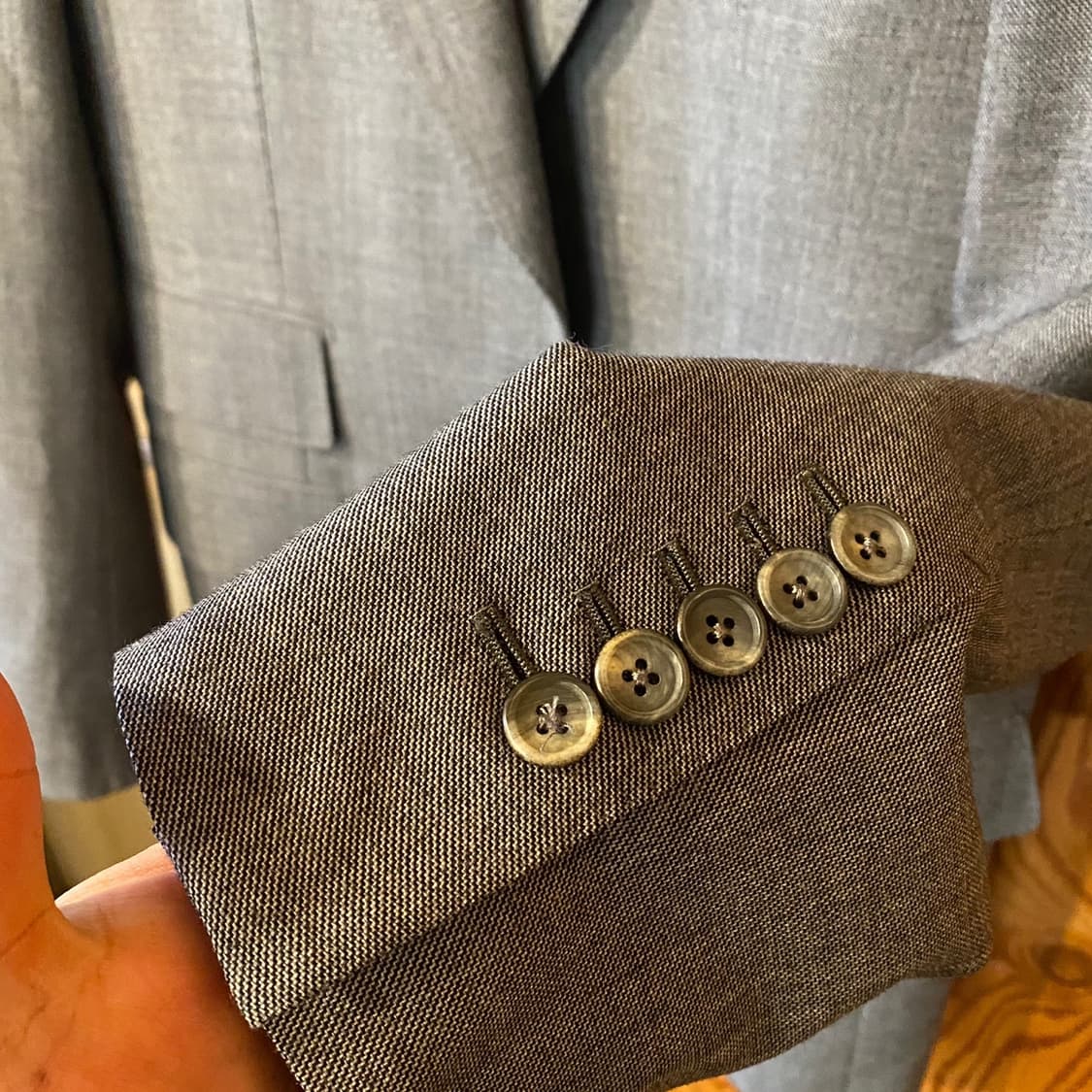 톰포드 윈저 3피스 그레이 수트 판매 합니다. 상품이미지6