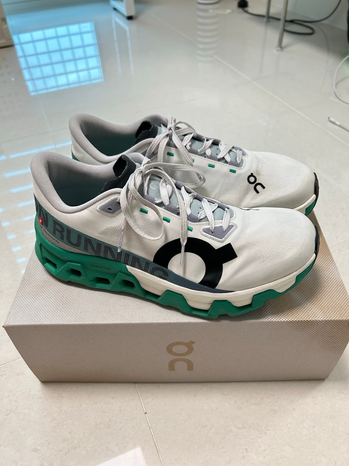 온러닝 클라우드몬스터 하이퍼 280 상품이미지1