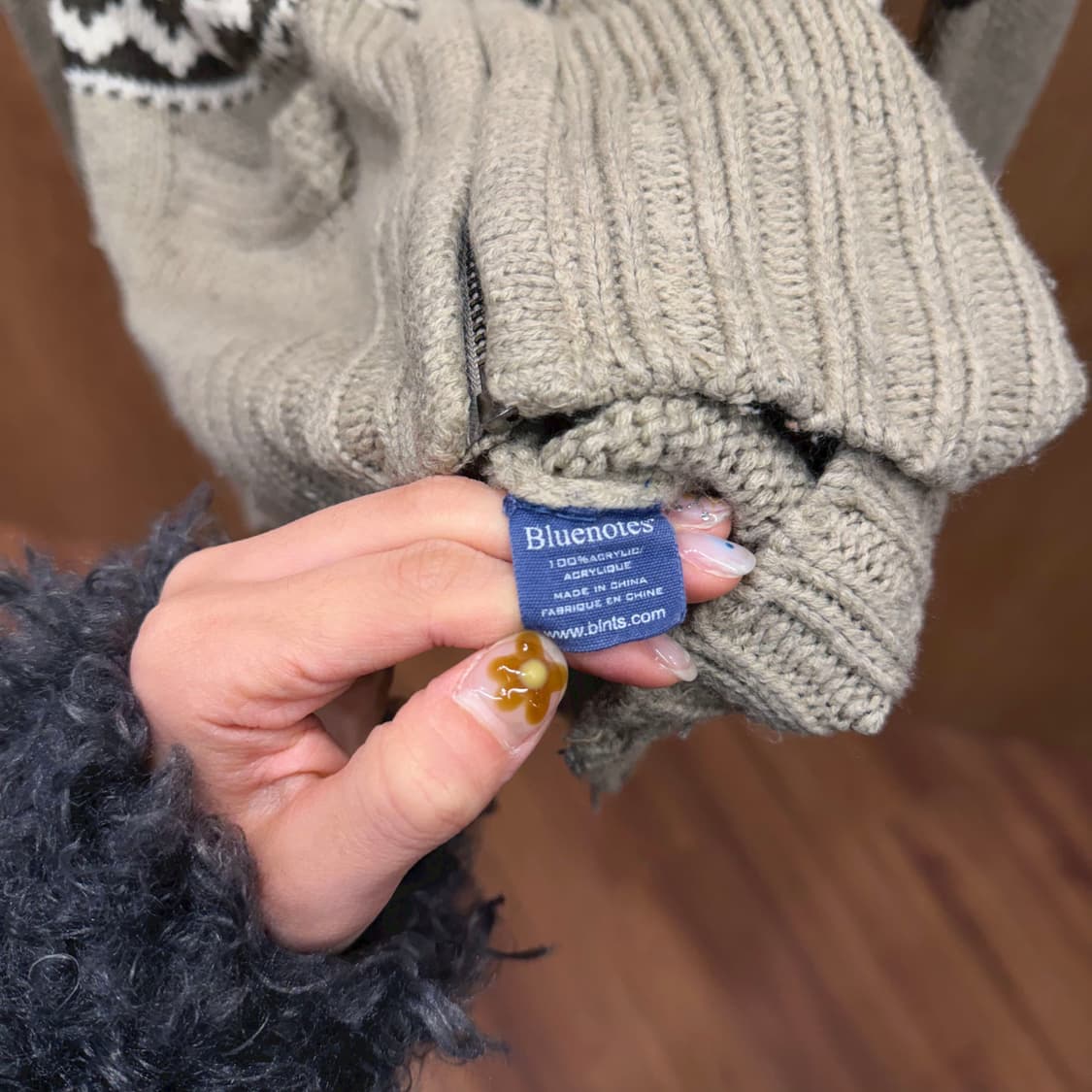 블루노트 니트 집업 가디건 이글 자카드 패턴 디테일 레귤러핏 베이지 상품이미지7