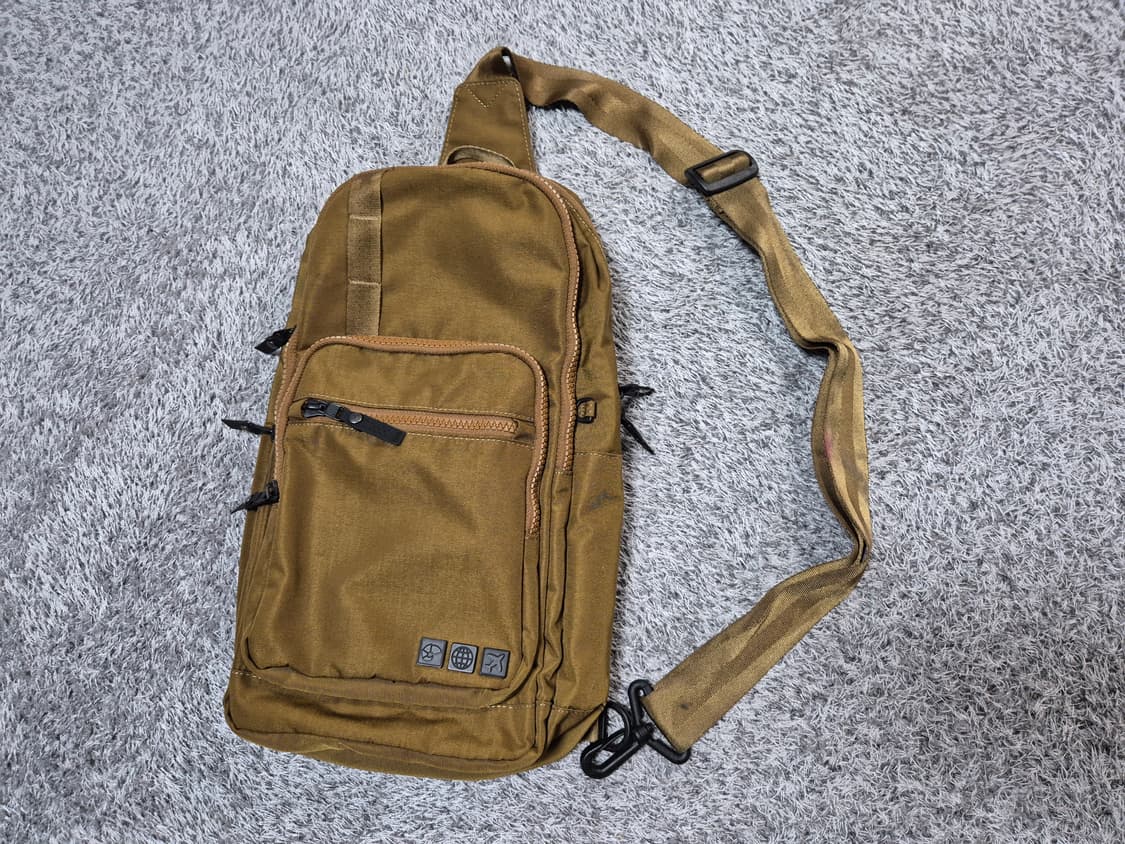 네파 슬링백 상품이미지1