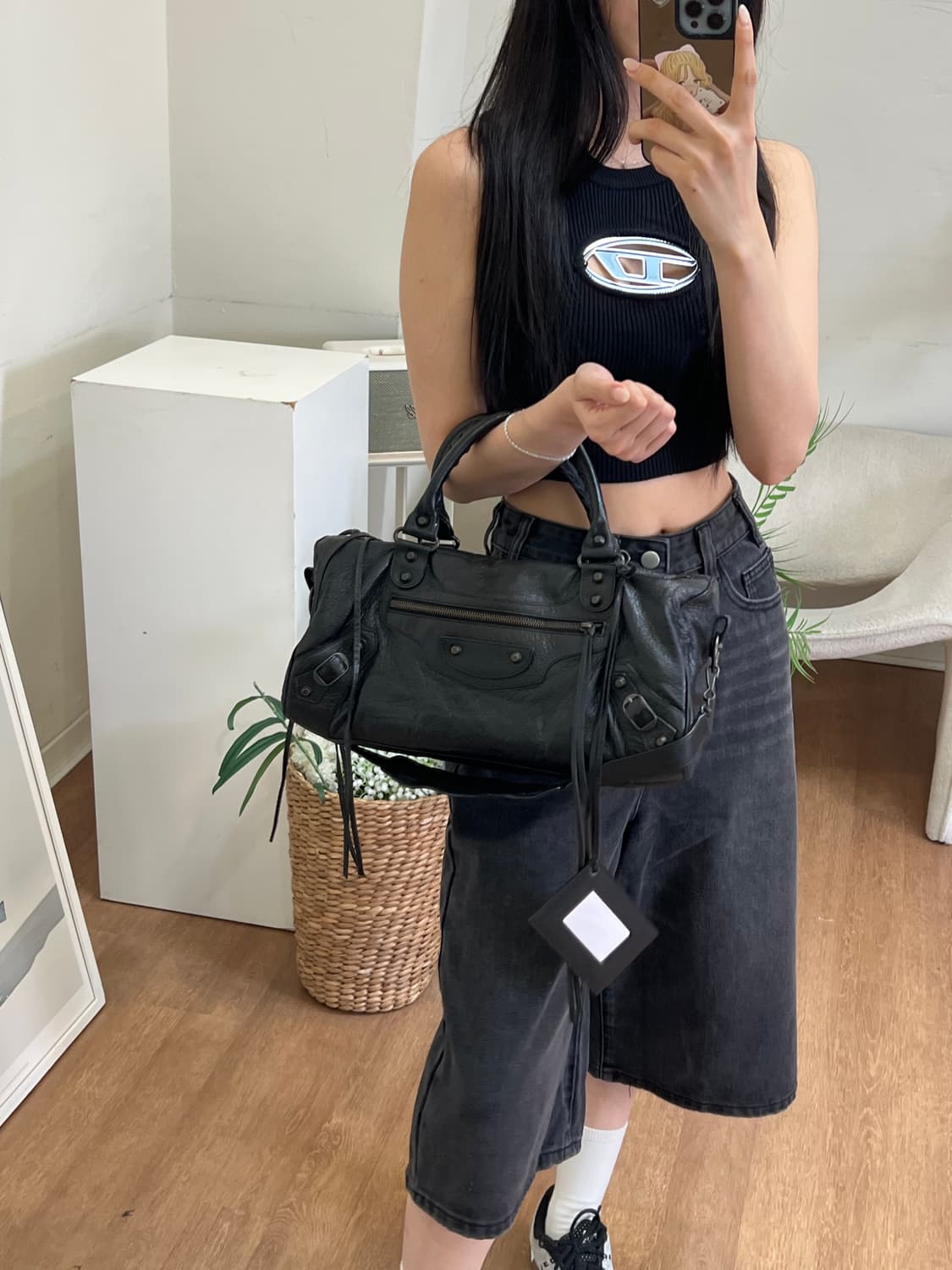 [A 정품] 발렌시아가 시티 모터백 트위기 블랙 상품이미지8