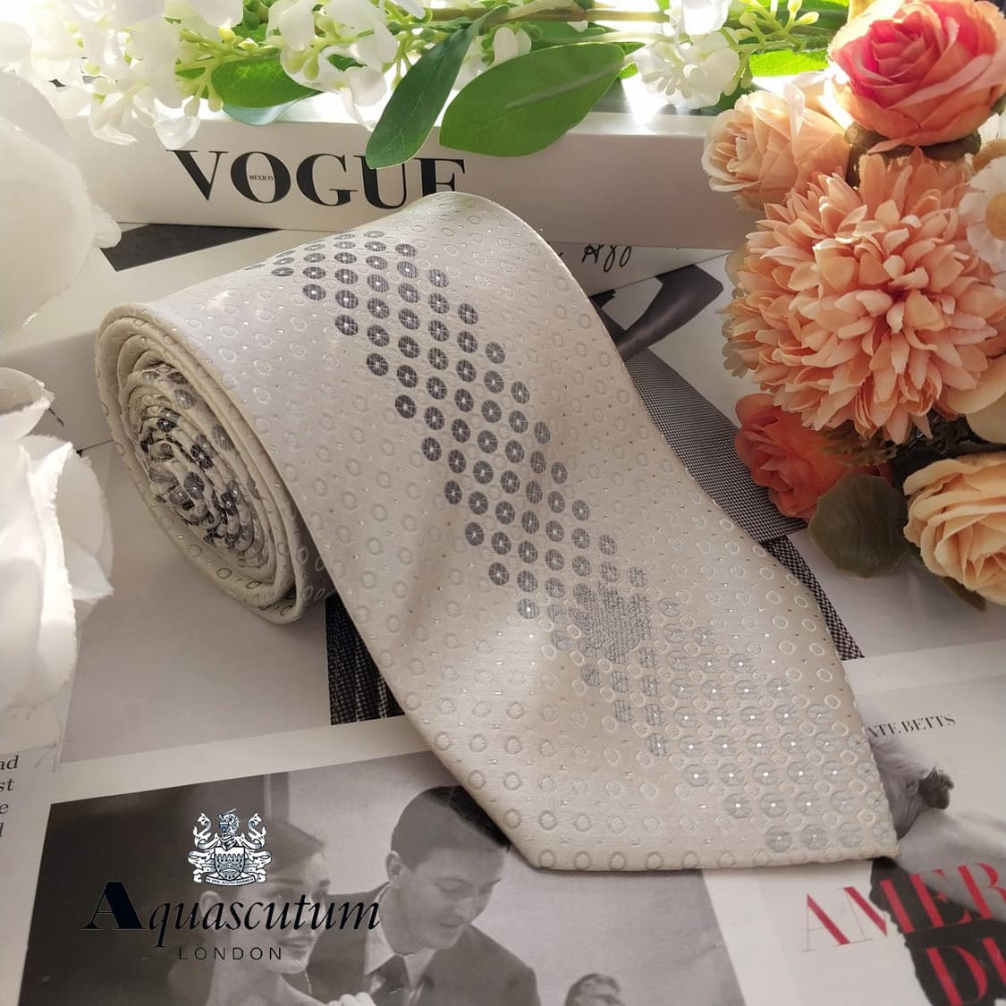 아쿠아스큐텀 실크 라이트실버 패턴 넥타이 9.1cm A+등급 K1719
 상품이미지2