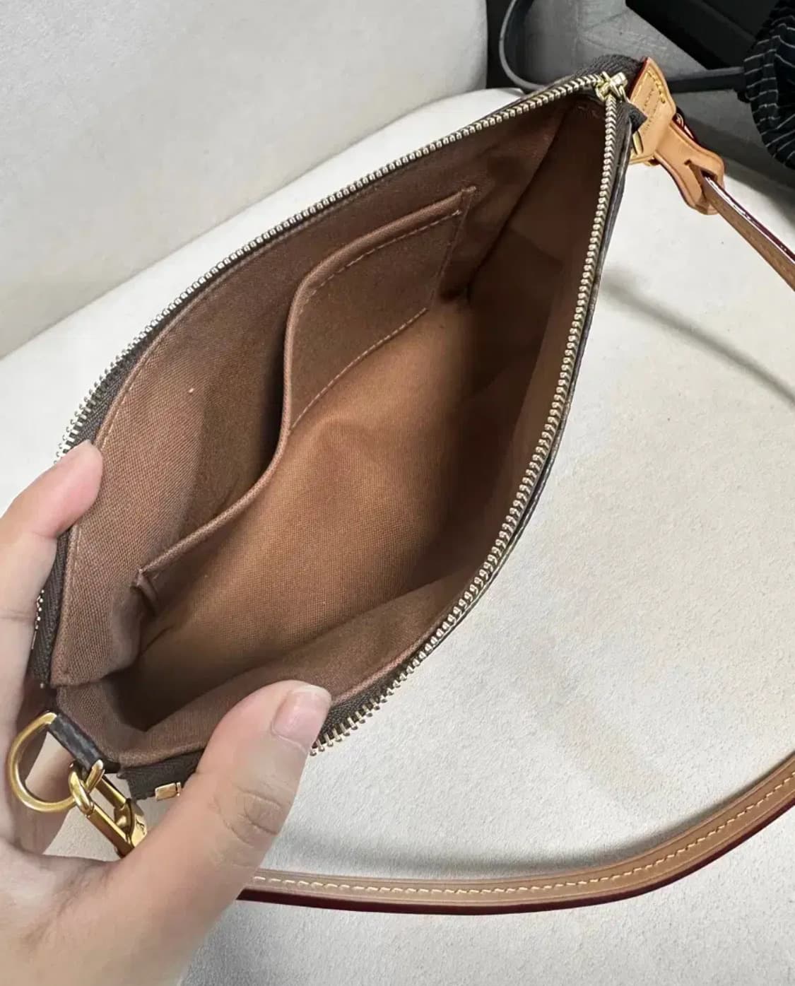 루이비통 포쉐트 악세수아 nm 상품이미지7