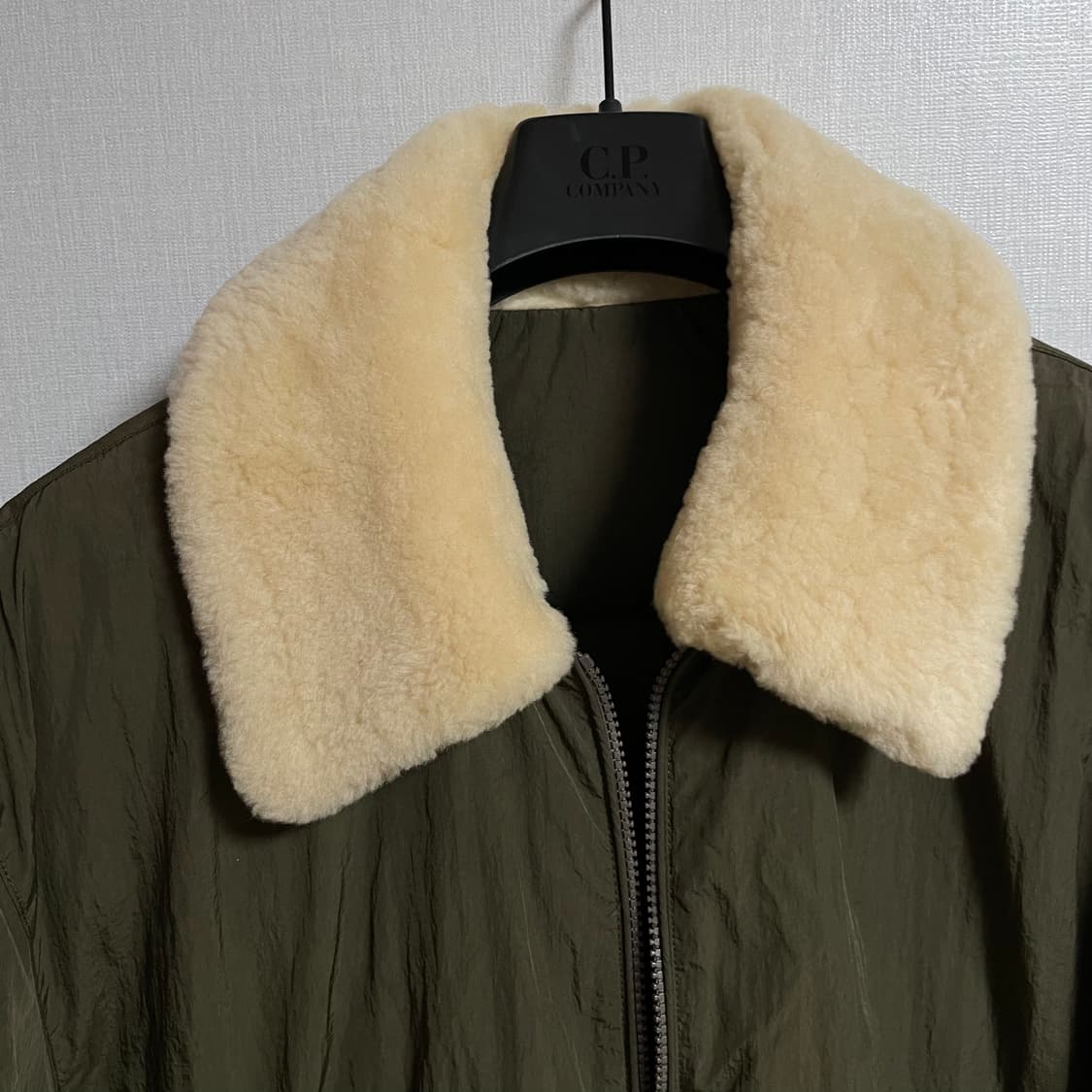 [52]23fw 솔리드옴므 무스탕 구스 패딩 상품이미지3