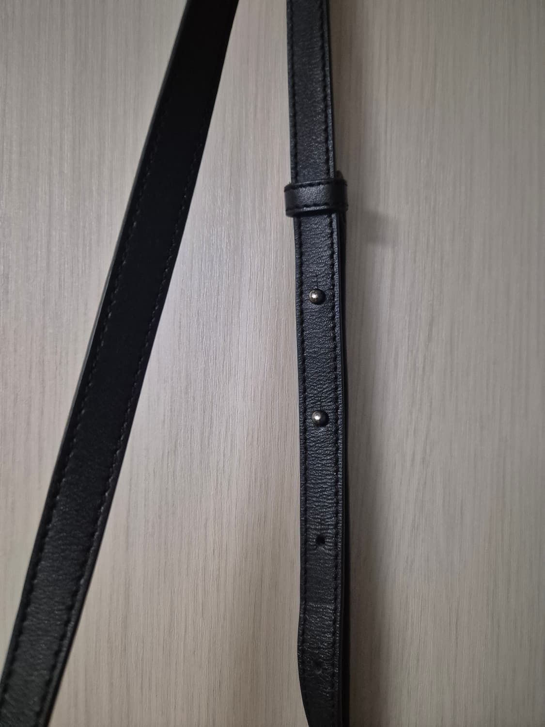 구호(KUHO) 블랙 펀칭 항아리 버킷백 상품이미지5