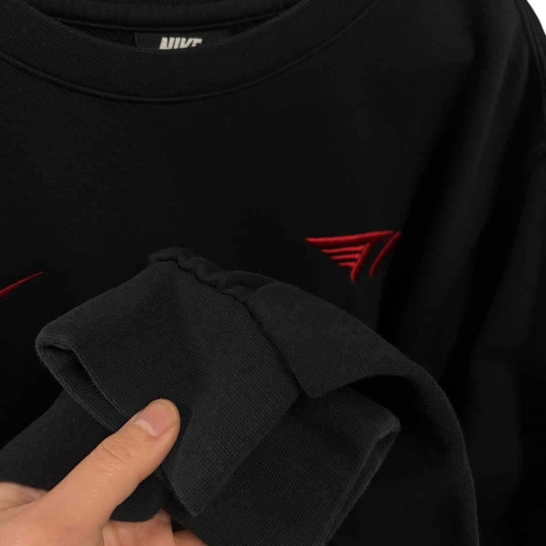 나이키 T1 맨투맨 상품이미지4