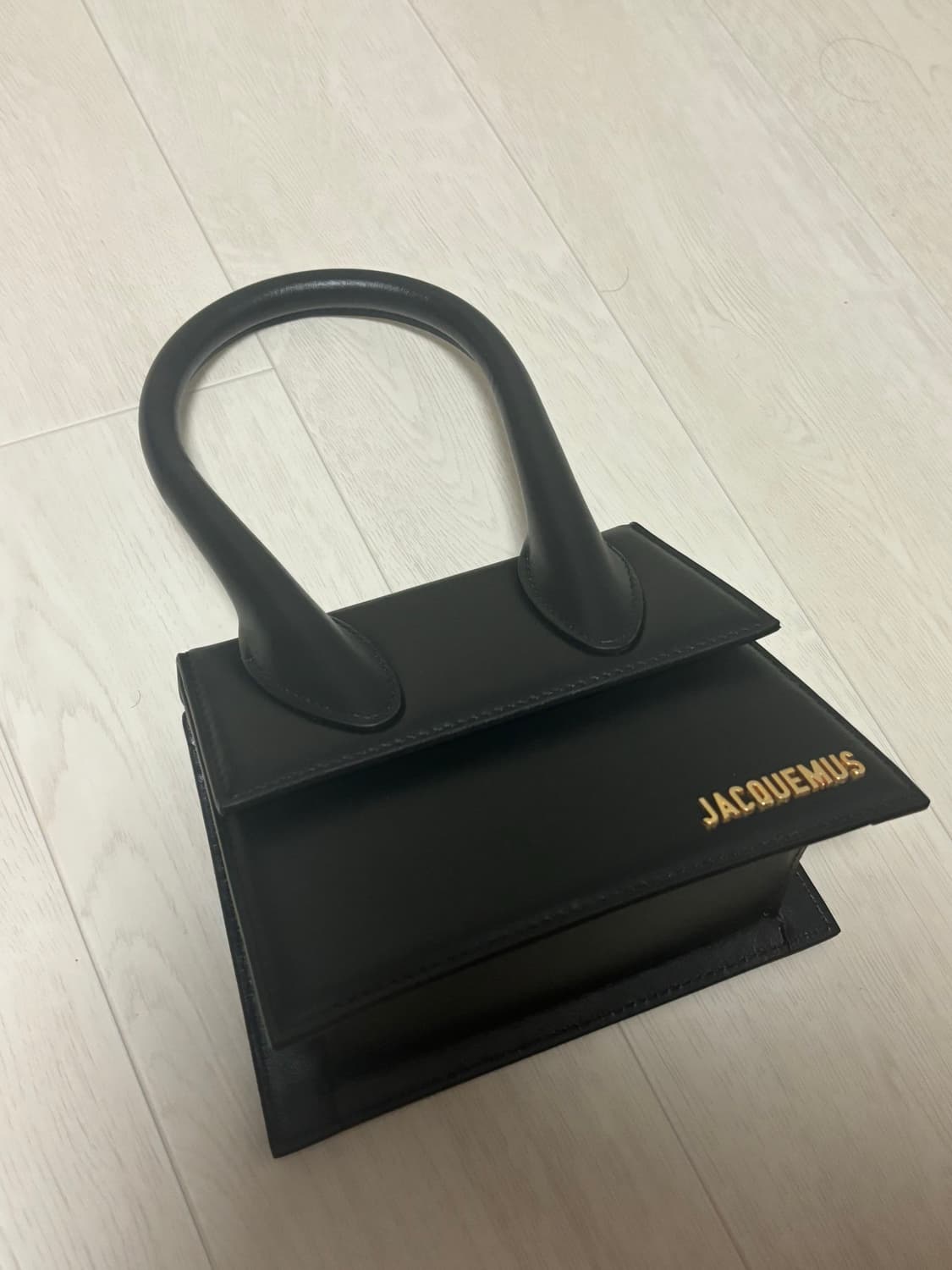 자크뮈스 르 치키토 모옌 가방 상품이미지4