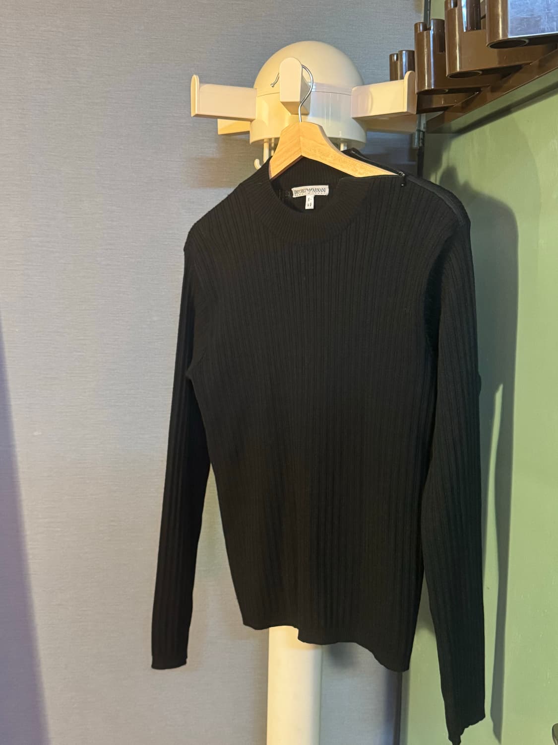 90s 엠포리오 아르마니 어깨 절개 니트 상품이미지1