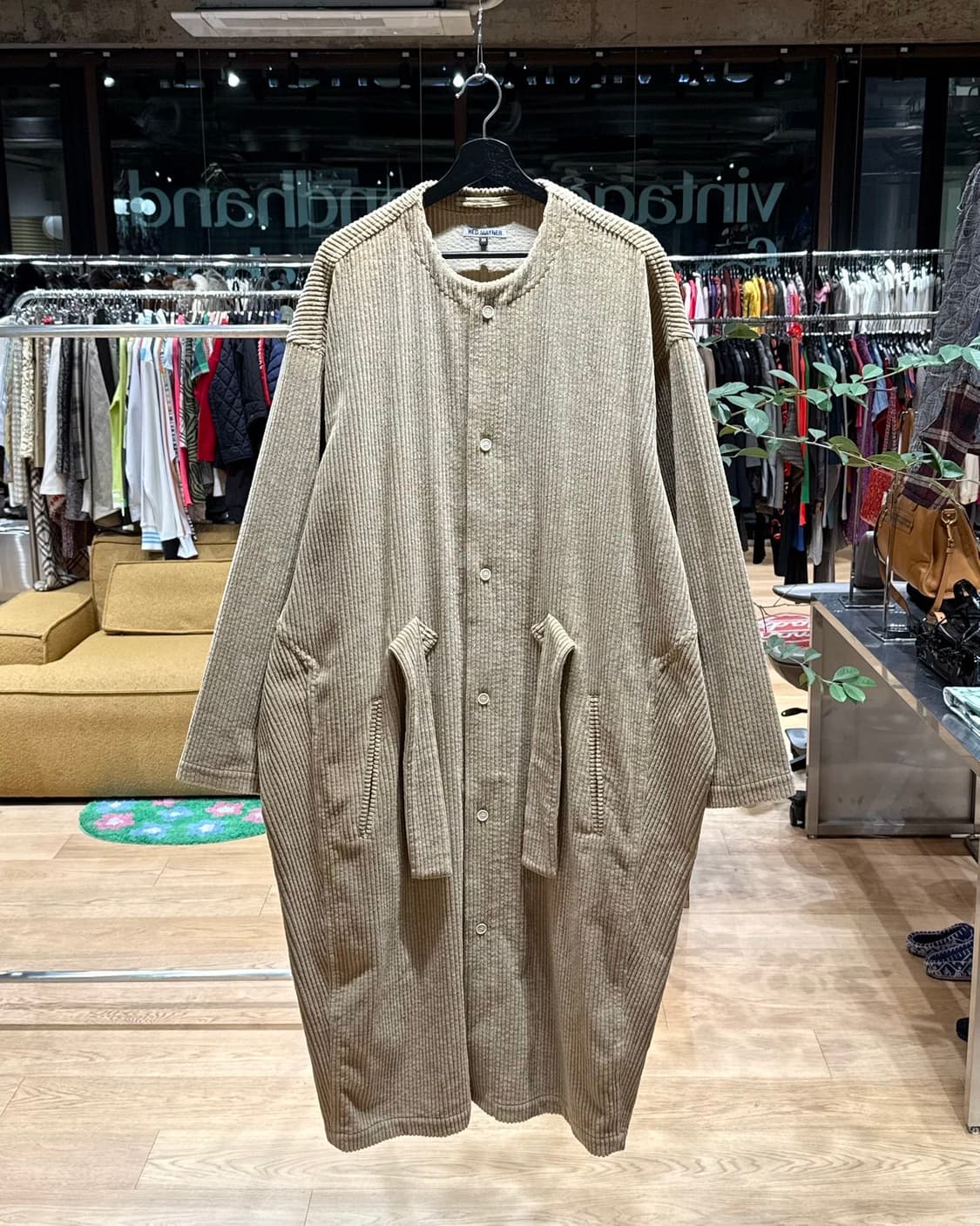 헤드 메이너 베이지 코듀로이 오버라이즈 코트 상품이미지1