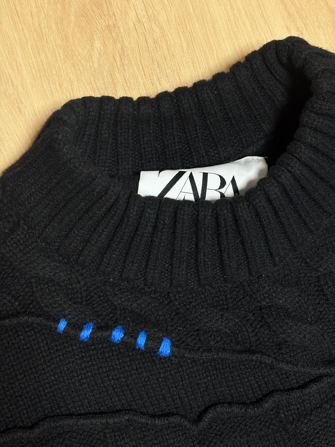 자라 x 아더에러 패치워크 오버사이즈 니트 스웨터 블랙 상품이미지4