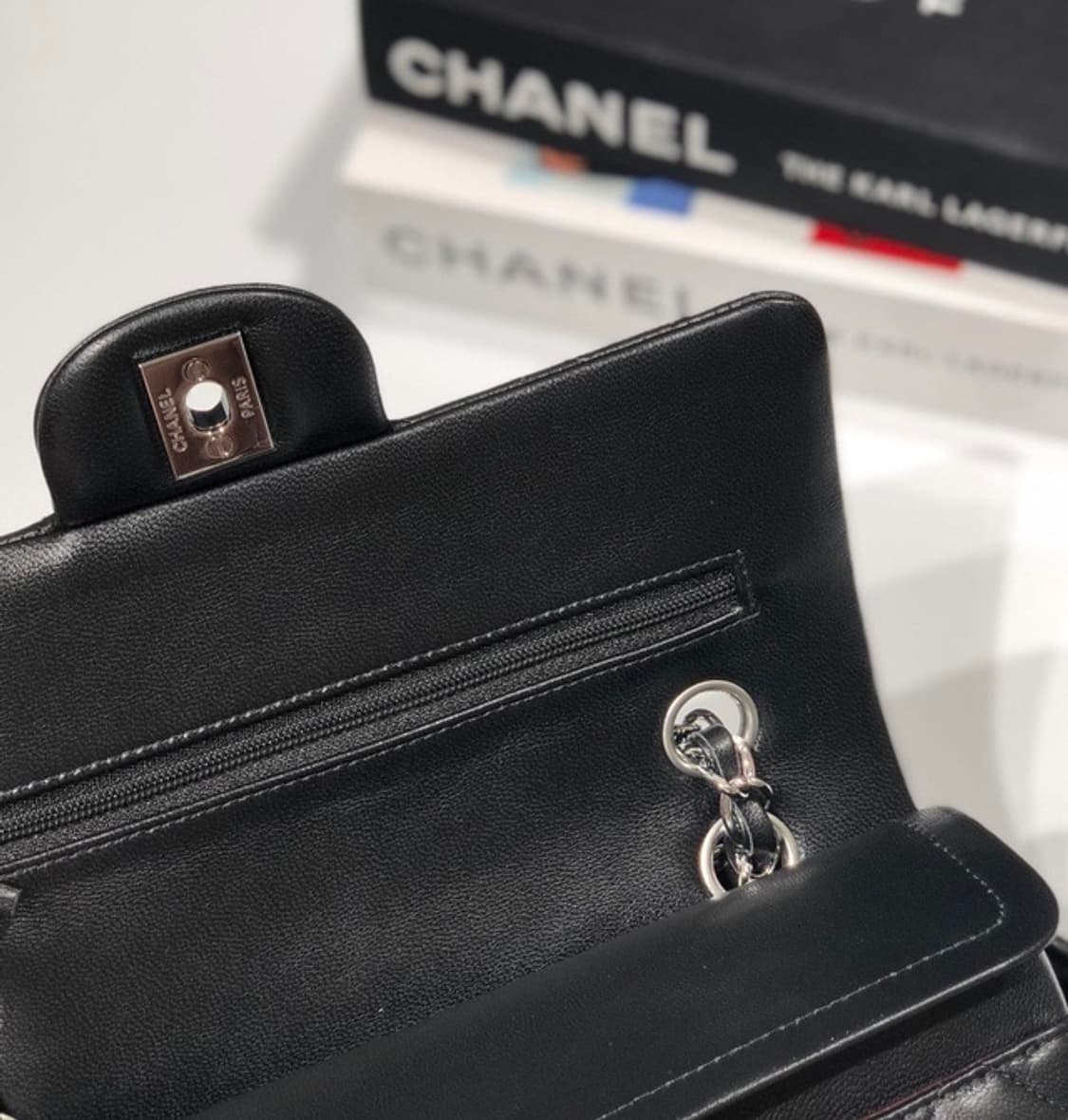 샤넬 클래식 스몰 블랙 캐비어 은장 상품이미지7