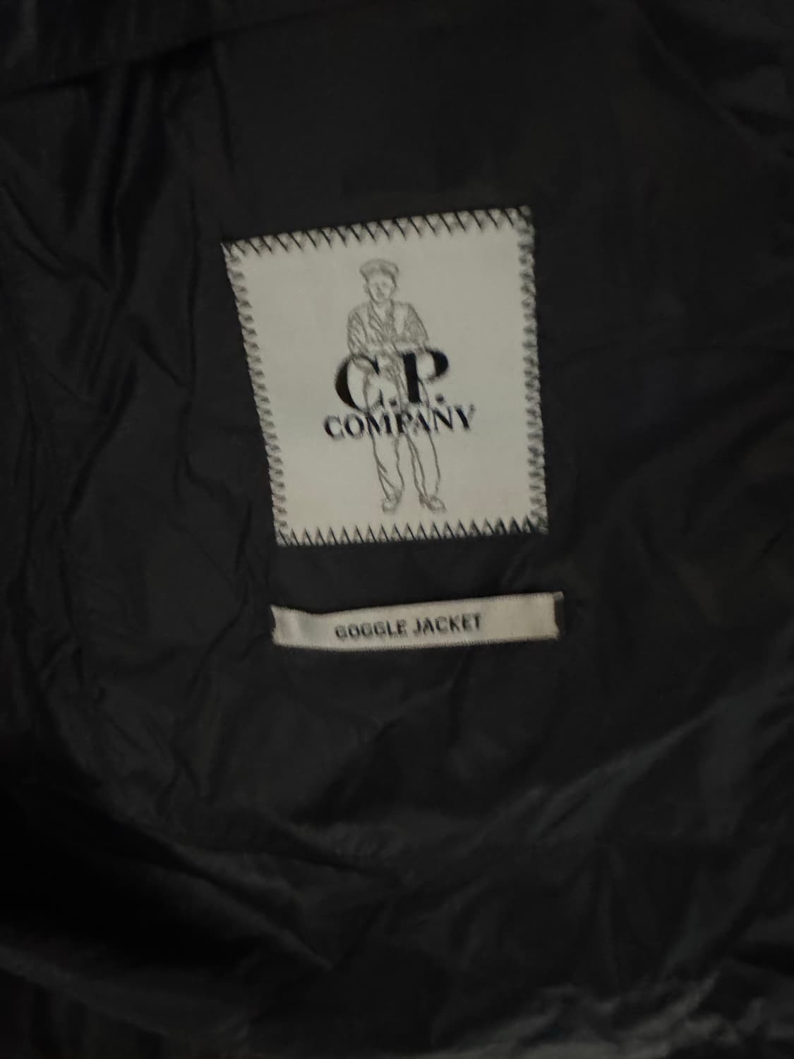c.p. company 씨피컴퍼니 dd쉘 경량패딩 xl 상품이미지4