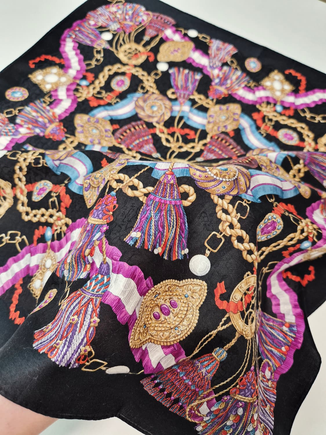 셀린느 타슬 블랙 쁘띠 스카프 머플러 손수건  상품이미지3