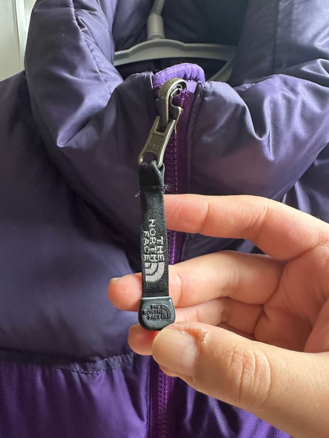 NORTHFACE 노스페이스 퍼플 중앙 로고 조끼 패딩 상품이미지3