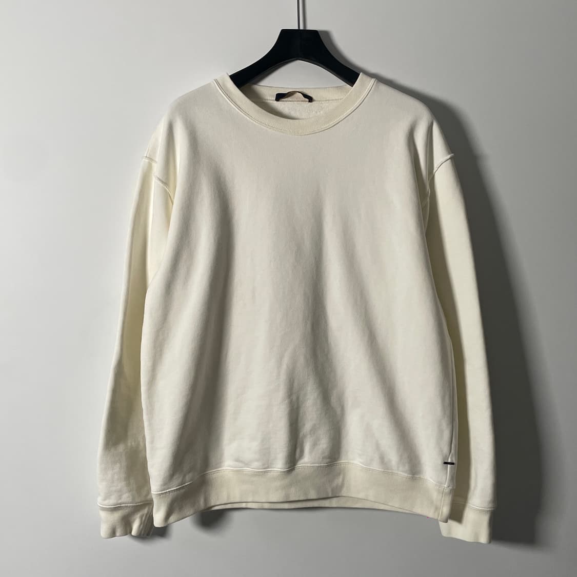 루이비통 스테이플스 버질아블로 라운드 맨투맨 (on.203)   상품이미지2