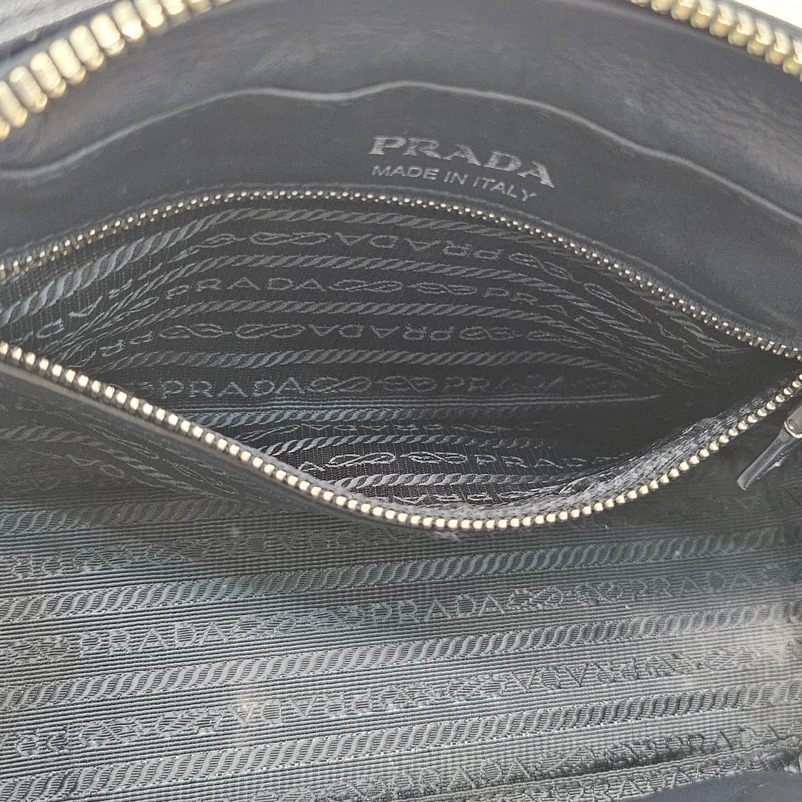 정품 프라다 다이아그램 체인 크로스백 상품이미지10